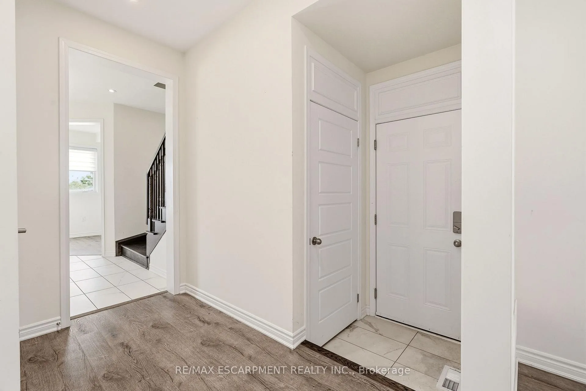Photo 20 of 1364 Sycamore Garden, Milton, Cobban — HOMEH