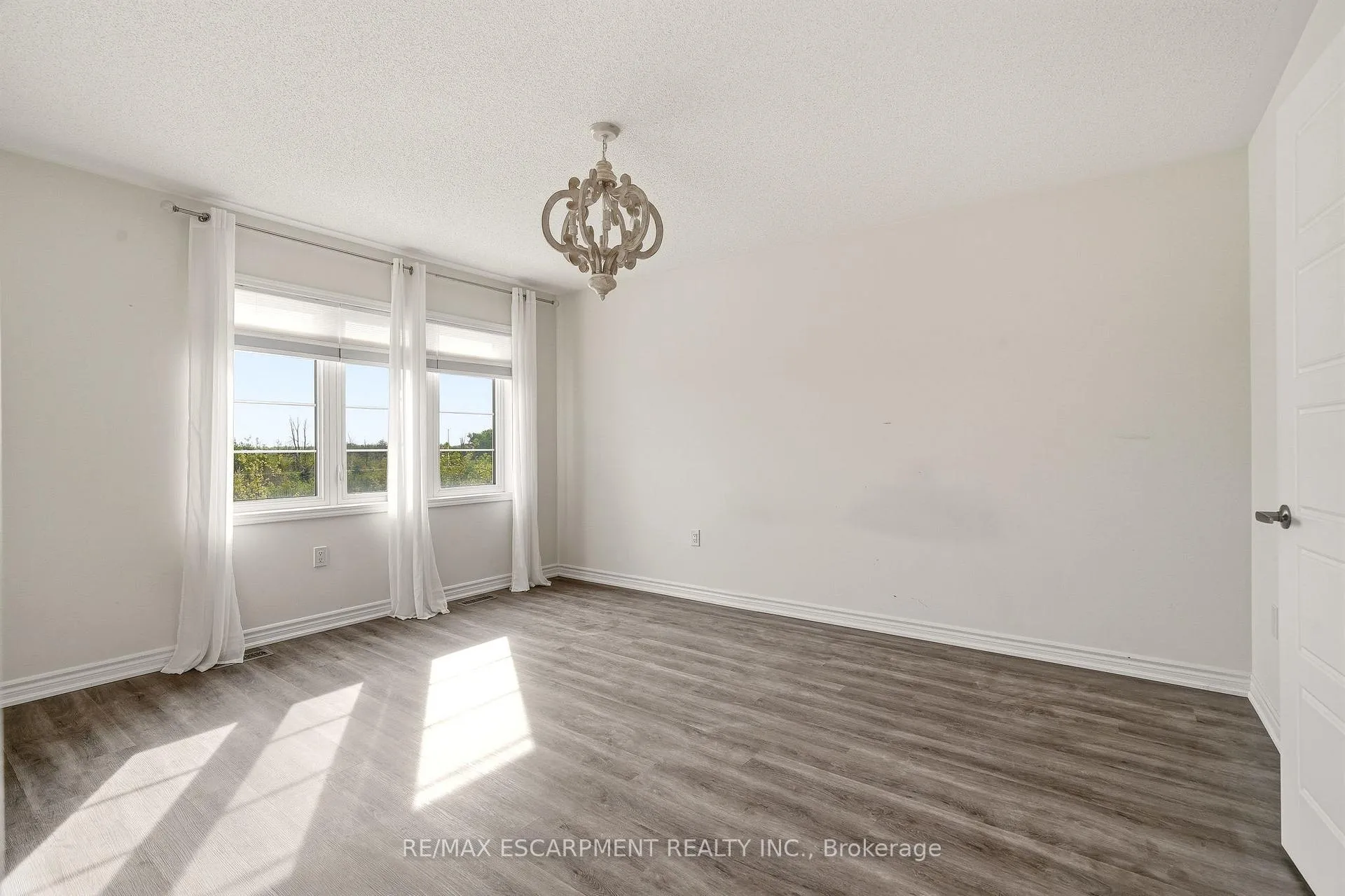 Photo 23 of 1364 Sycamore Garden, Milton, Cobban — HOMEH