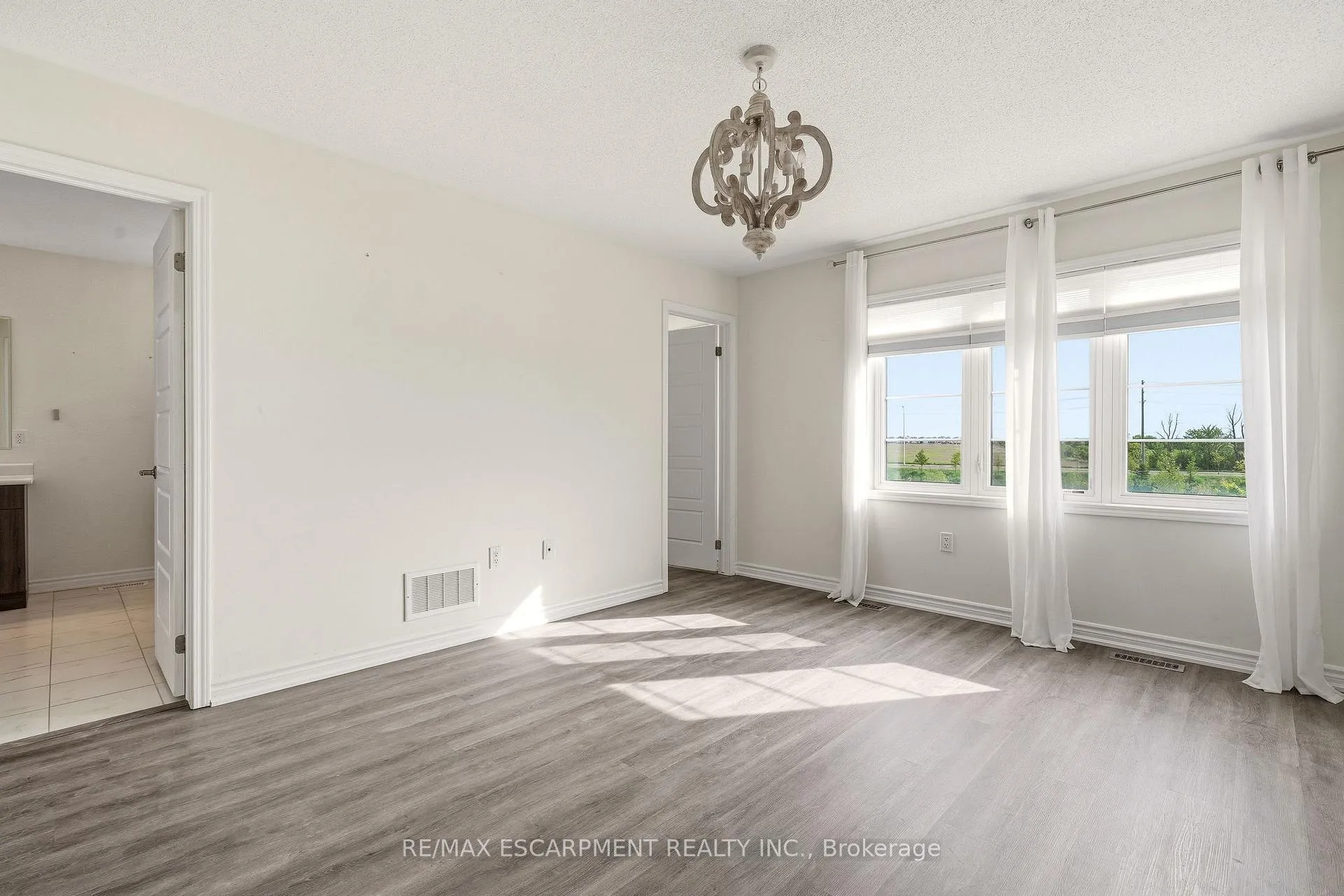 Photo 25 of 1364 Sycamore Garden, Milton, Cobban — HOMEH