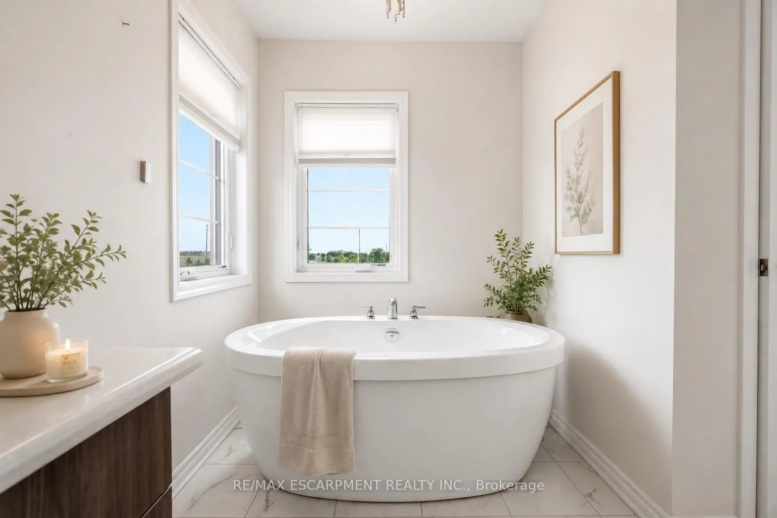 Photo 27 of 1364 Sycamore Garden, Milton, Cobban — HOMEH