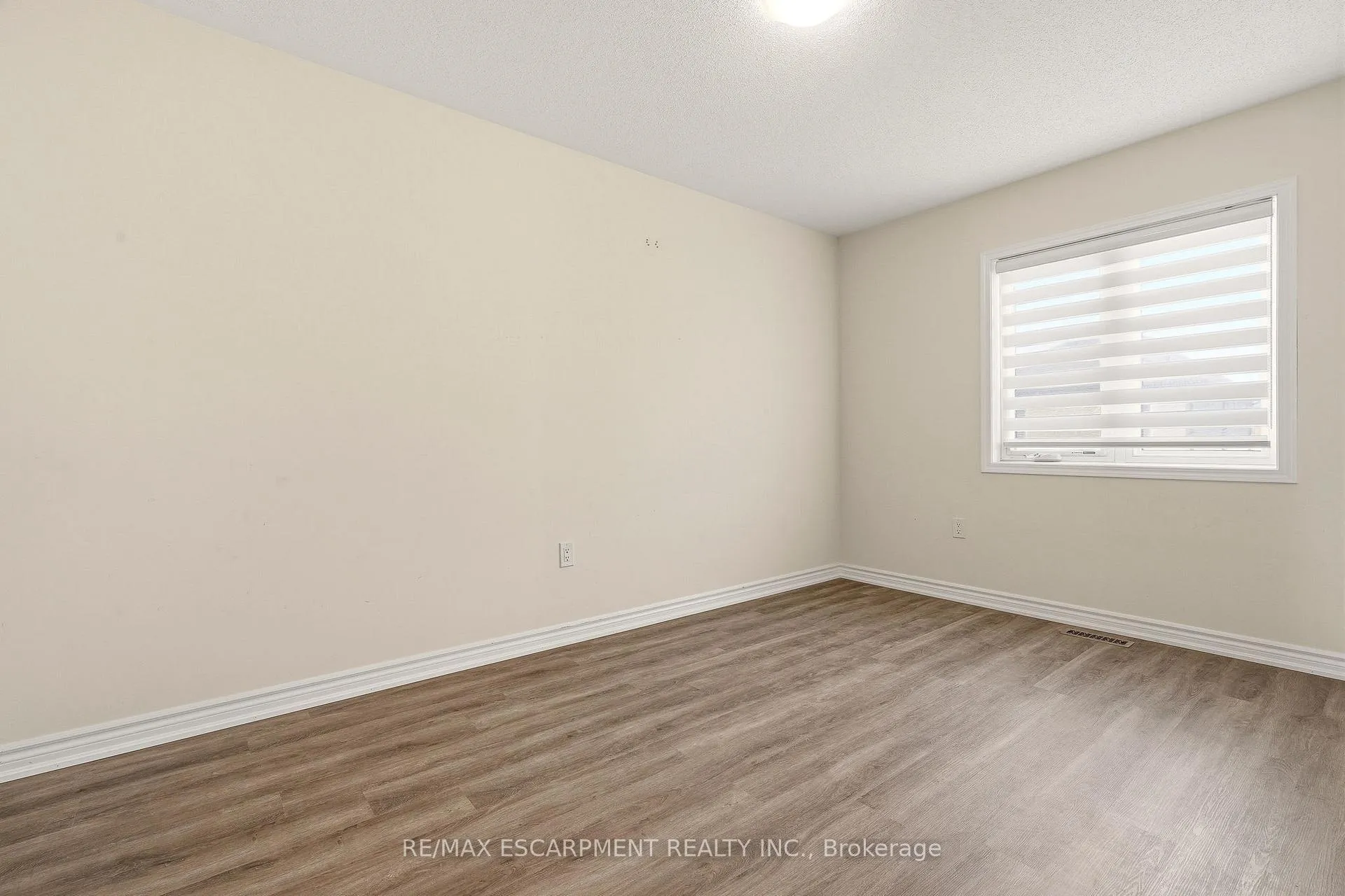 Photo 32 of 1364 Sycamore Garden, Milton, Cobban — HOMEH
