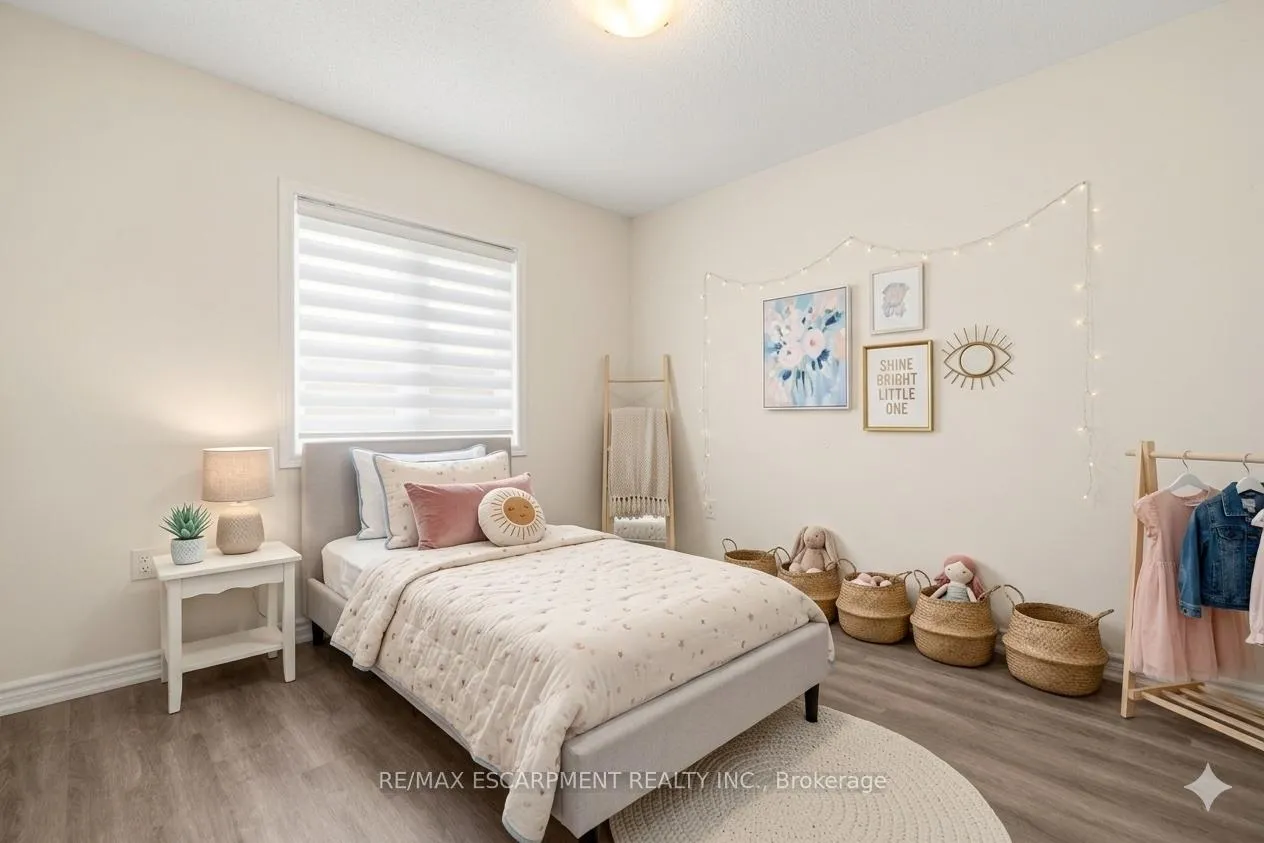 Photo 33 of 1364 Sycamore Garden, Milton, Cobban — HOMEH