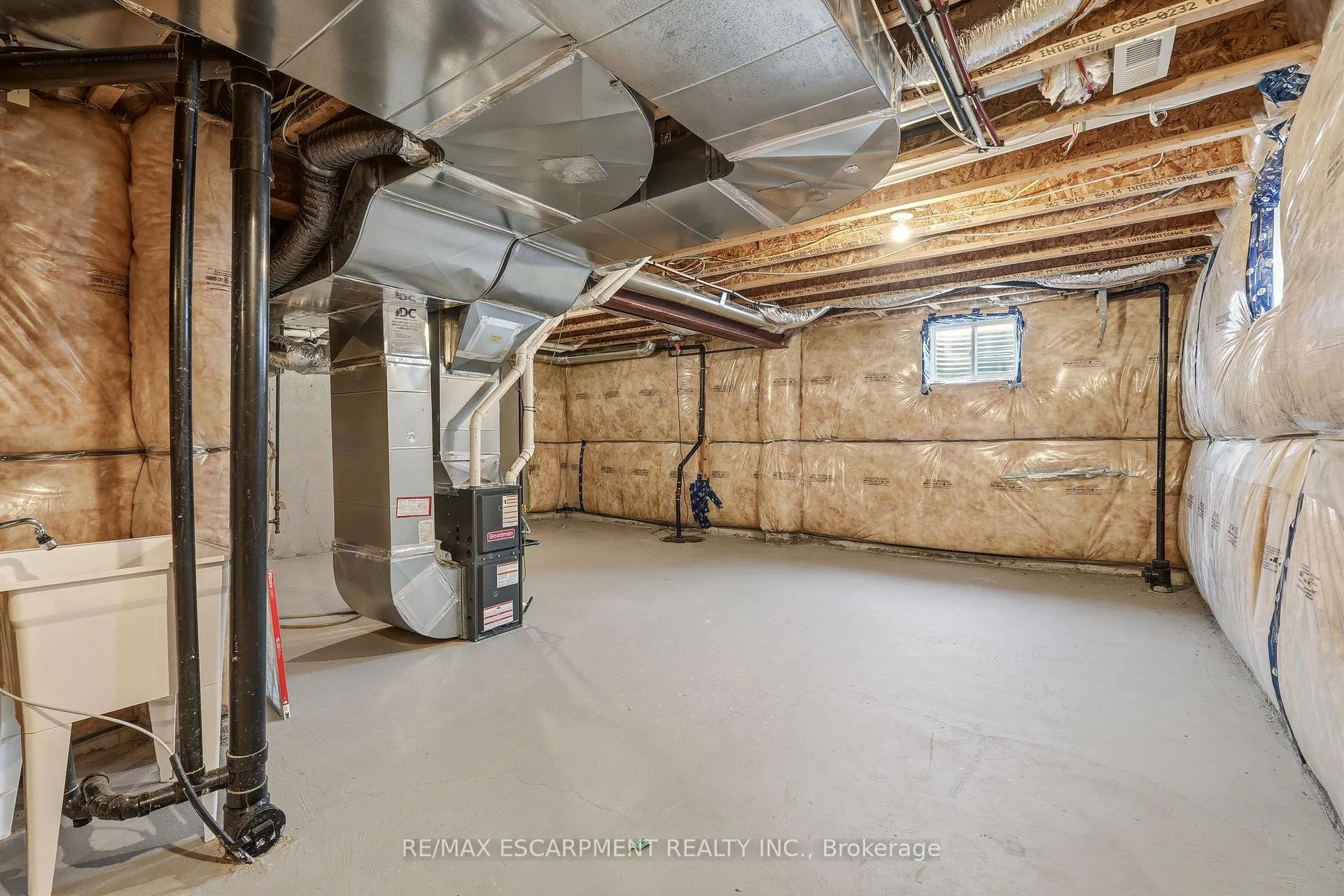 Photo 39 of 1364 Sycamore Garden, Milton, Cobban — HOMEH