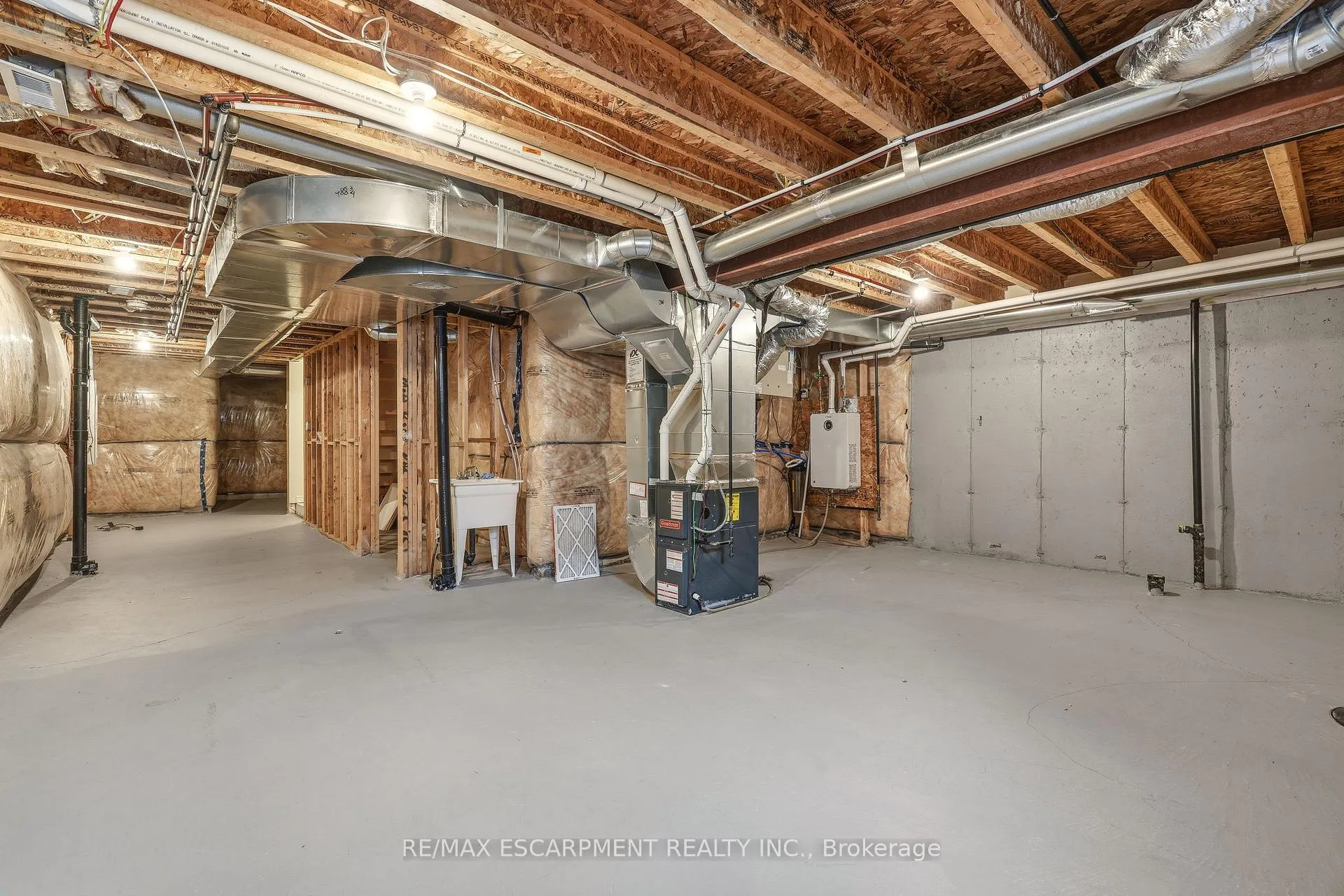 Photo 40 of 1364 Sycamore Garden, Milton, Cobban — HOMEH