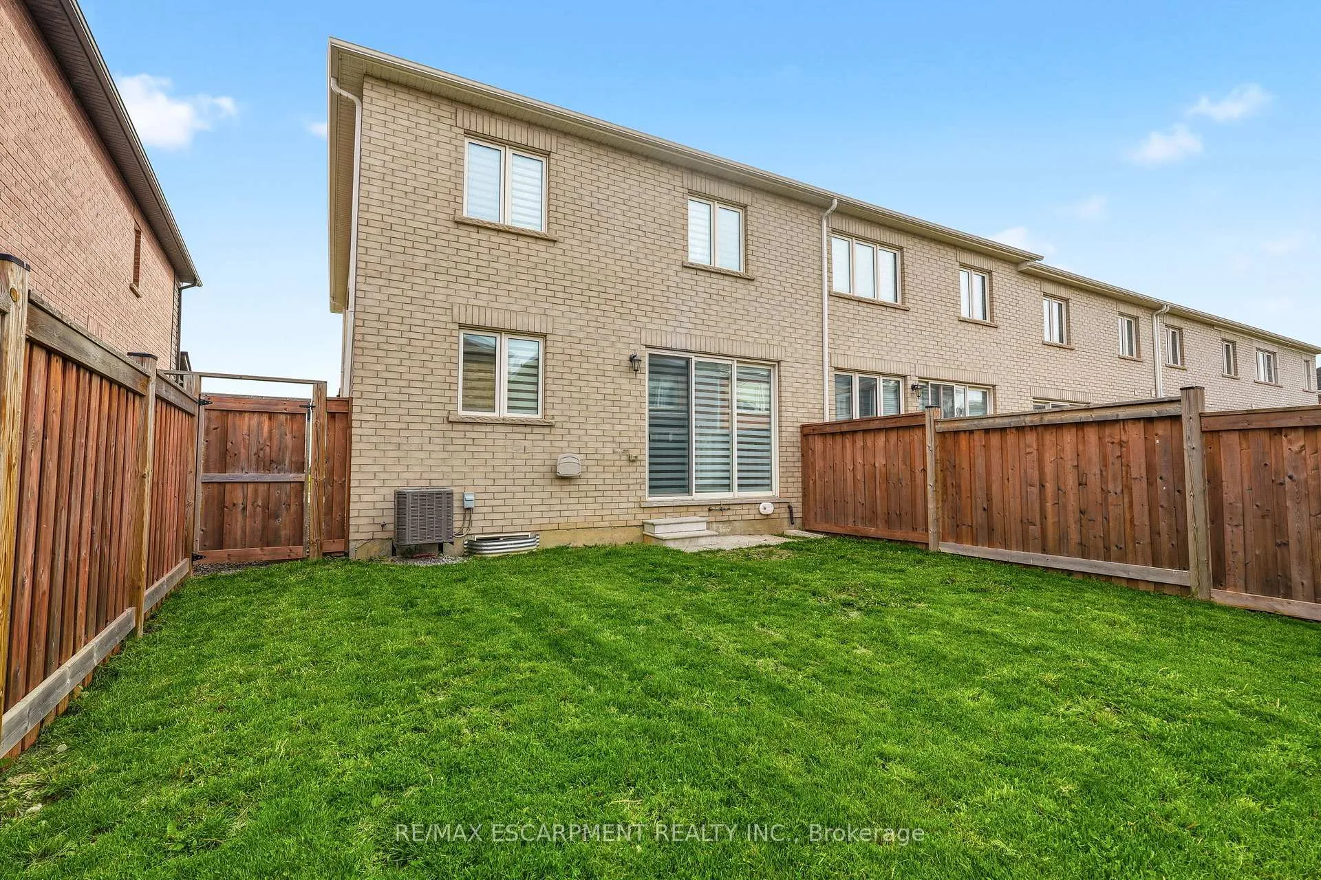 Photo 43 of 1364 Sycamore Garden, Milton, Cobban — HOMEH