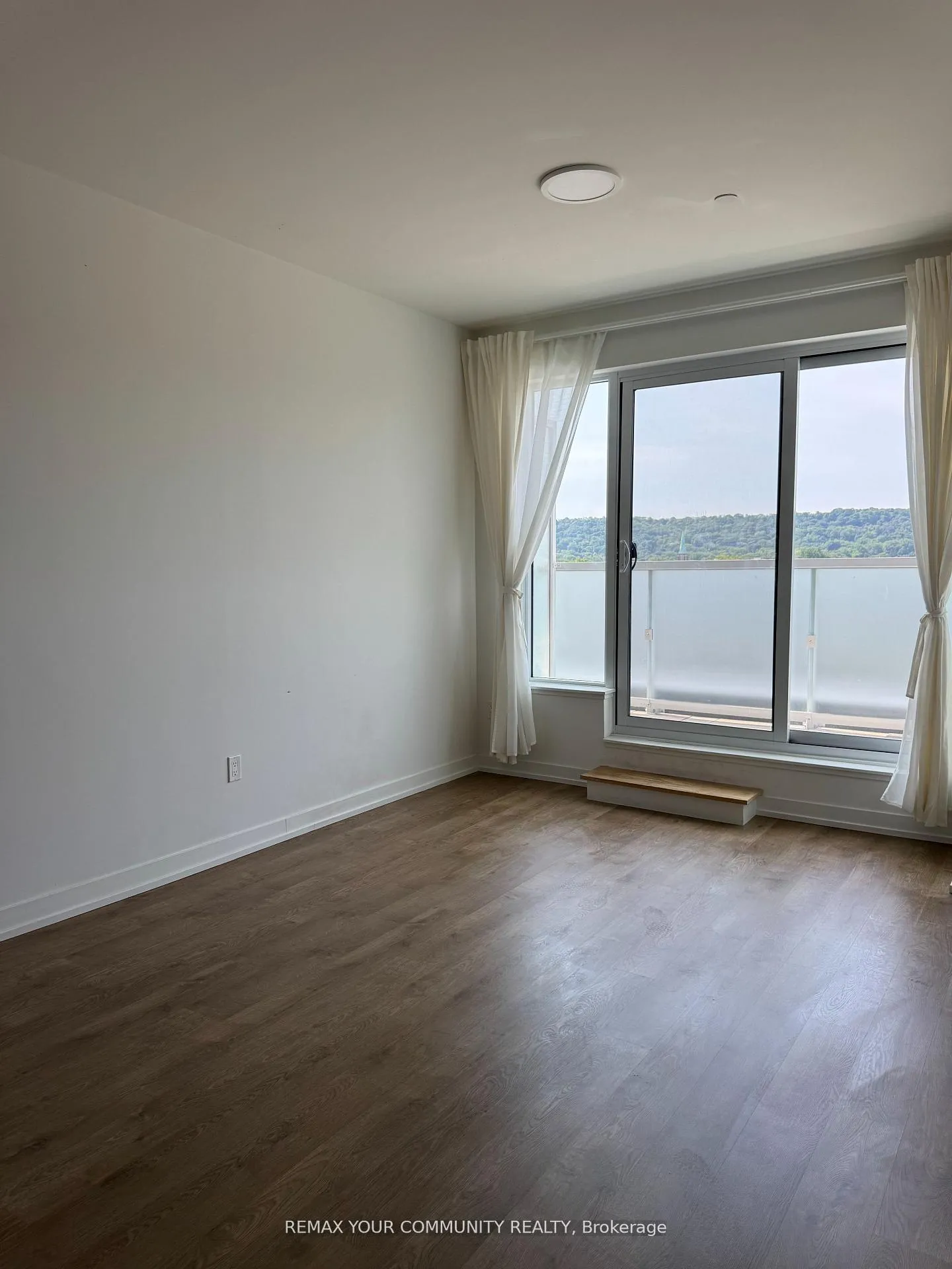 Photo 7 of Unit 704, 415 Main Street W, Hamilton, Kirkendall — HOMEH