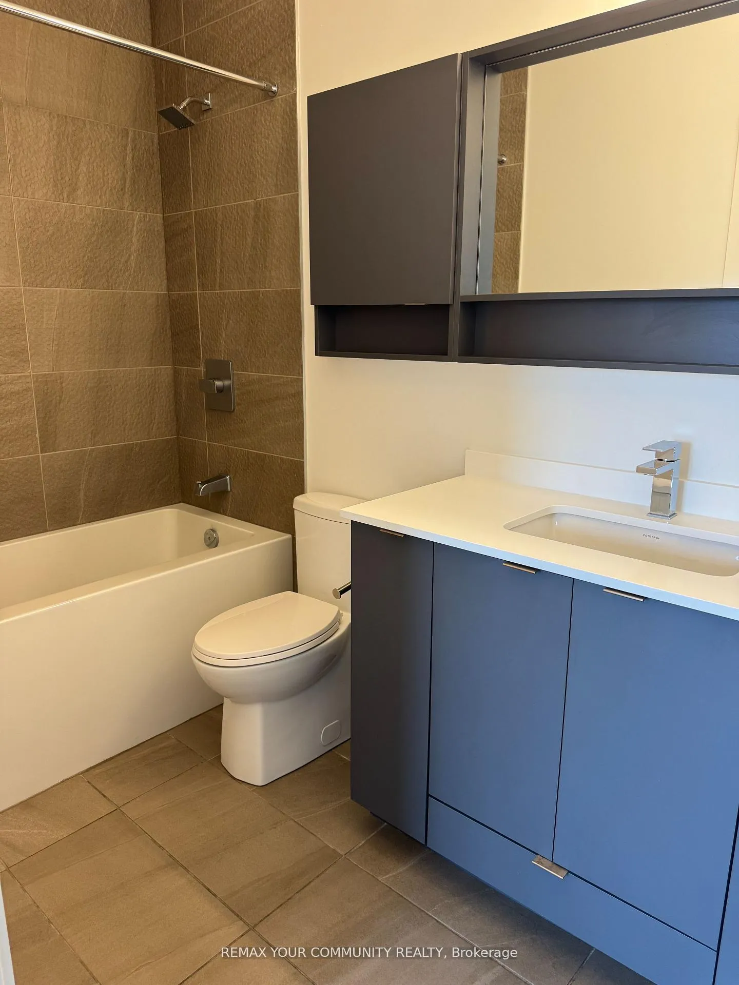 Photo 10 of Unit 704, 415 Main Street W, Hamilton, Kirkendall — HOMEH