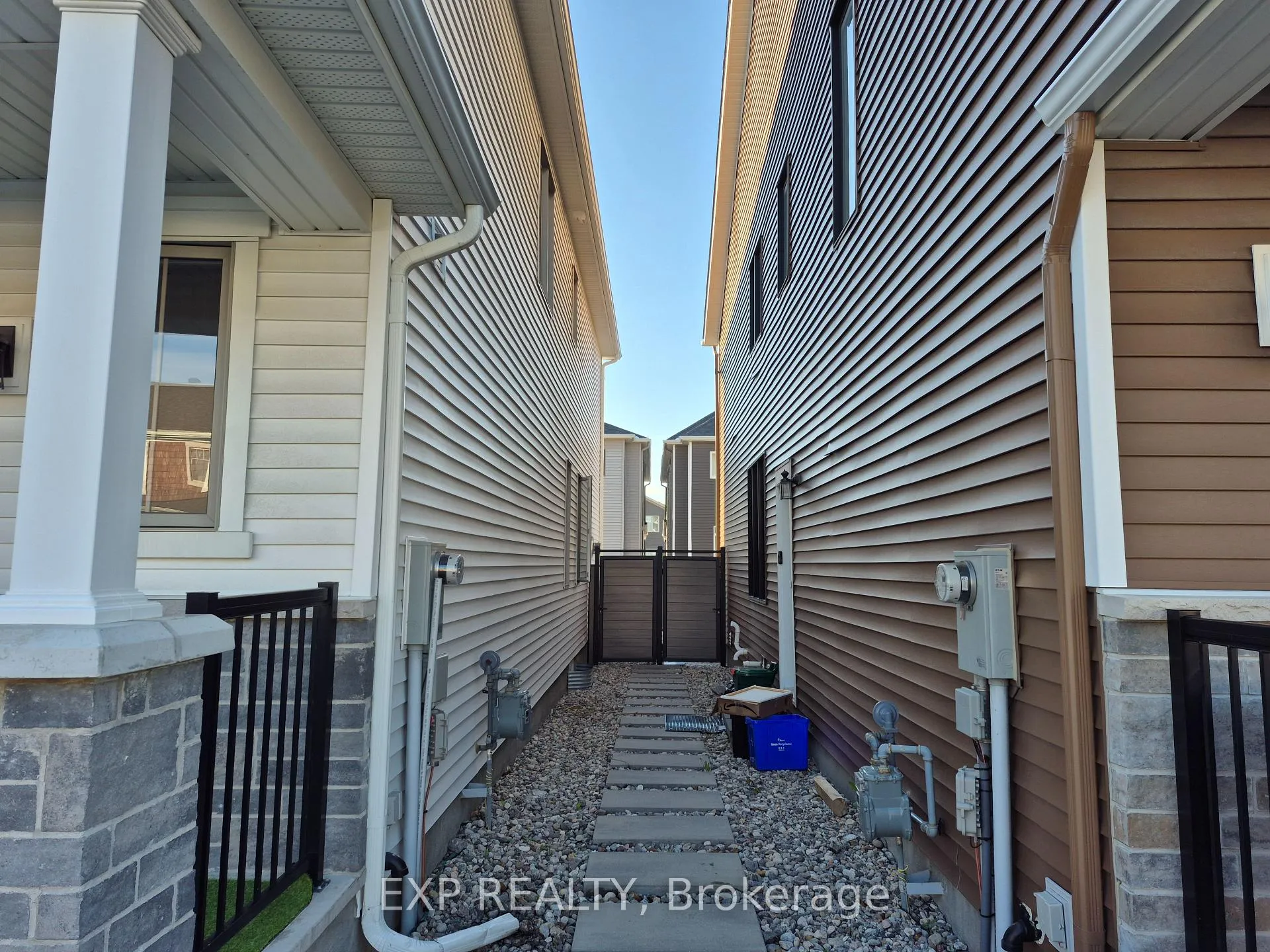Photo 2 of 708 Perseus Avenue, Ottawa, Barrhaven - Half Moon Bay — HOMEH