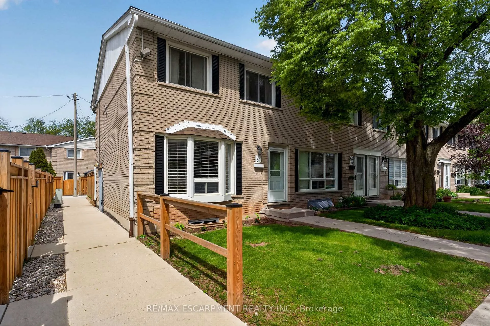 Photo 1 of Unit 31, 2700 Barton Street E, Hamilton, Riverdale — HOMEH