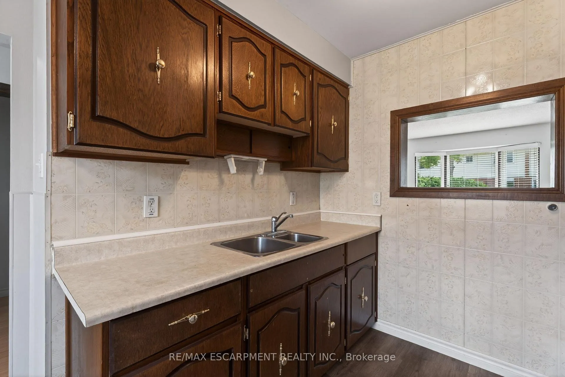 Photo 12 of Unit 31, 2700 Barton Street E, Hamilton, Riverdale — HOMEH