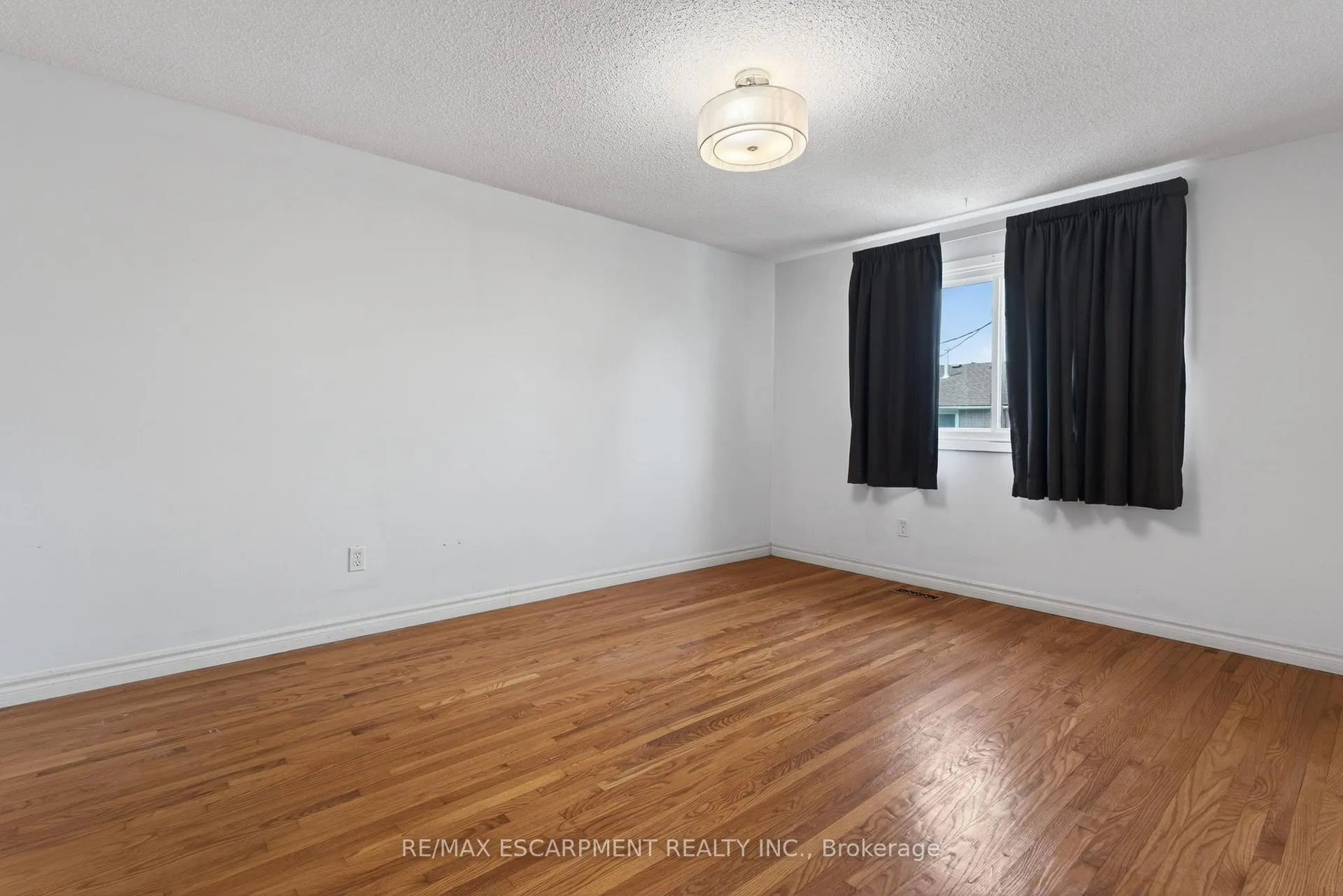 Photo 19 of Unit 31, 2700 Barton Street E, Hamilton, Riverdale — HOMEH