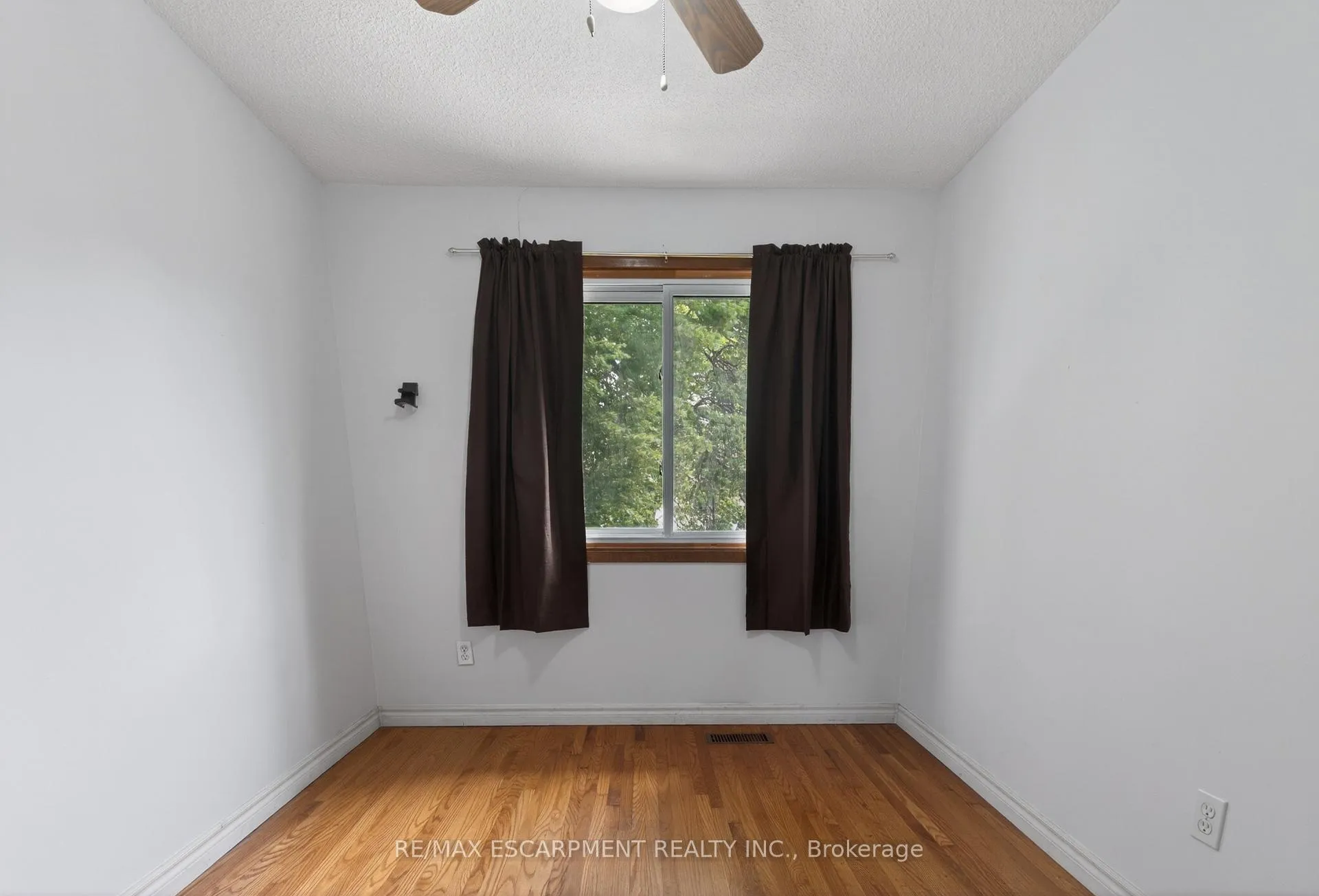 Photo 23 of Unit 31, 2700 Barton Street E, Hamilton, Riverdale — HOMEH