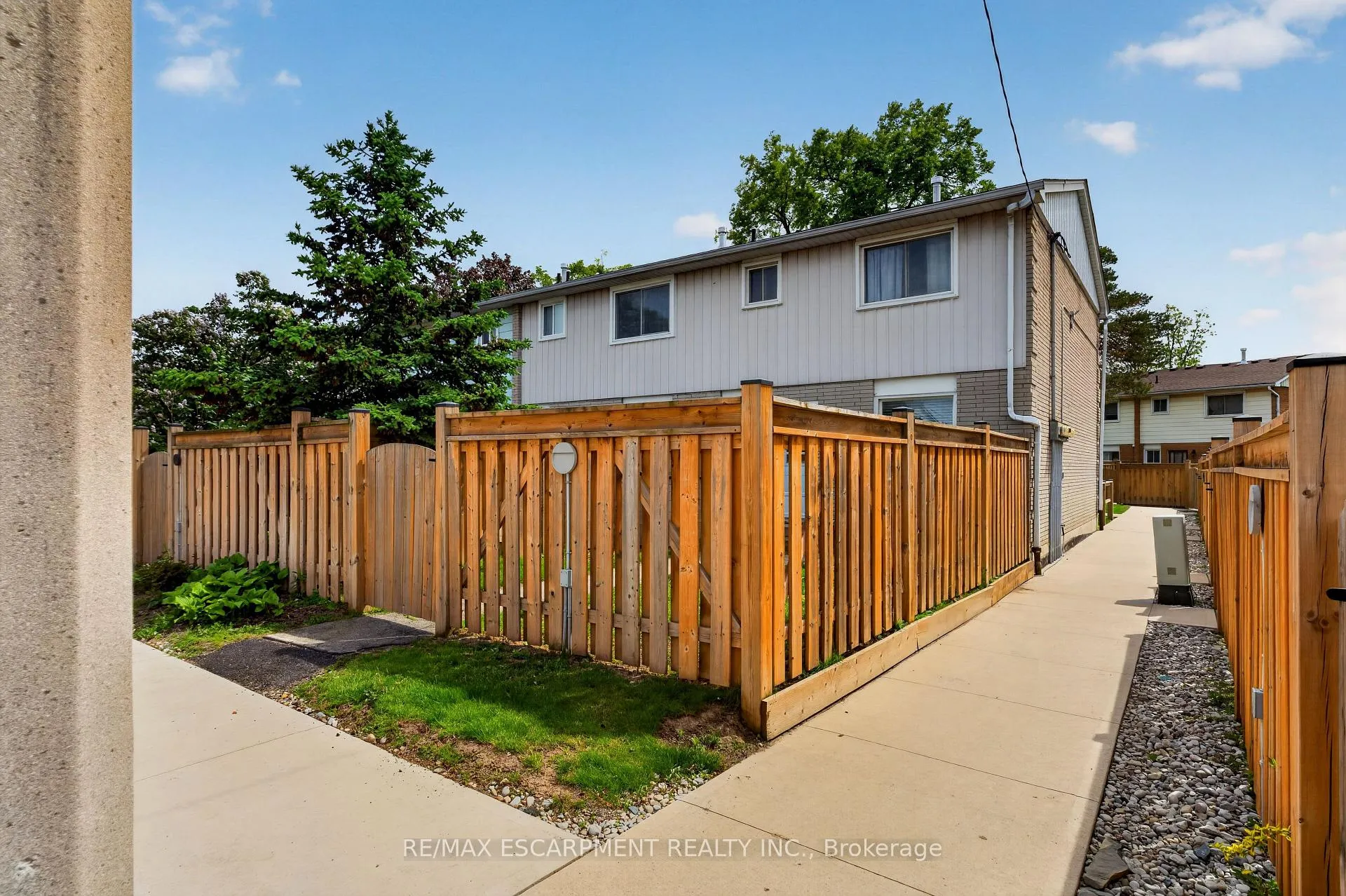 Photo 27 of Unit 31, 2700 Barton Street E, Hamilton, Riverdale — HOMEH