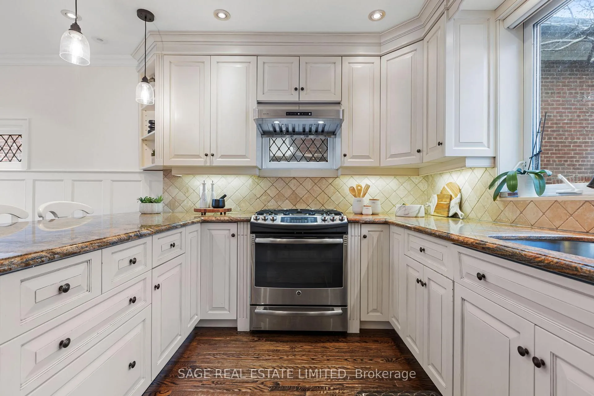 Photo 11 of 85 Weybourne Crescent, Toronto, Lawrence Park South — HOMEH
