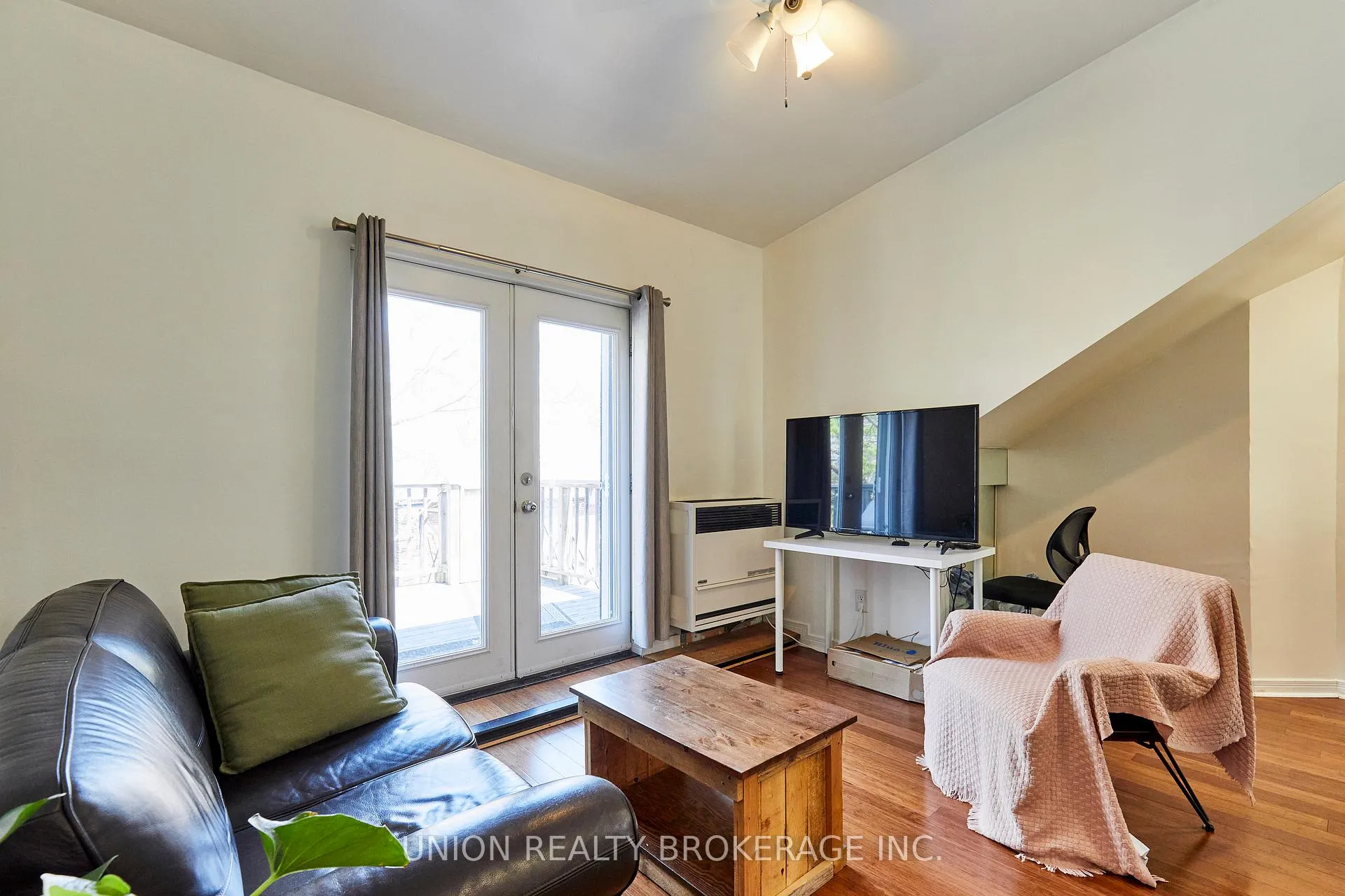 Photo 8 of Unit 3rd Floor, 92 Dixon Avenue, Toronto, The Beaches — HOMEH