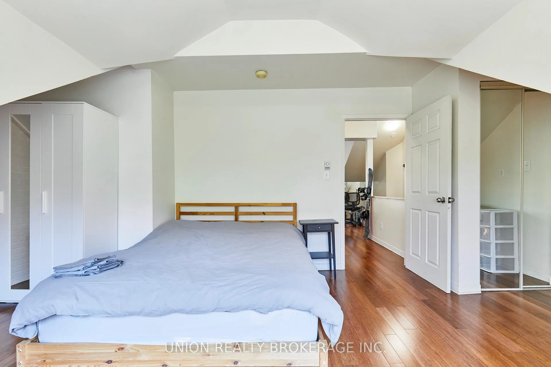 Photo 11 of Unit 3rd Floor, 92 Dixon Avenue, Toronto, The Beaches — HOMEH
