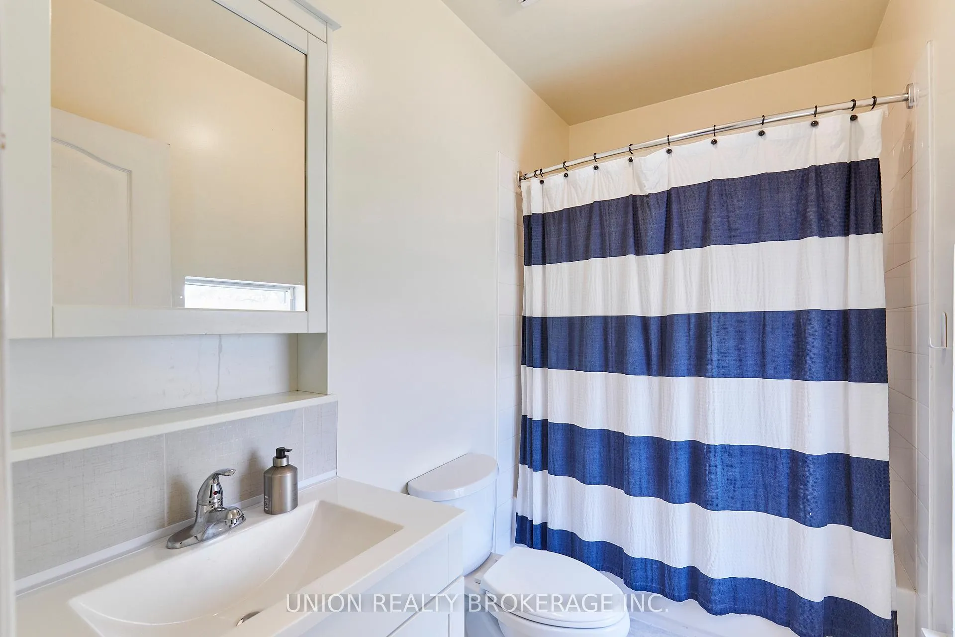 Photo 13 of Unit 3rd Floor, 92 Dixon Avenue, Toronto, The Beaches — HOMEH