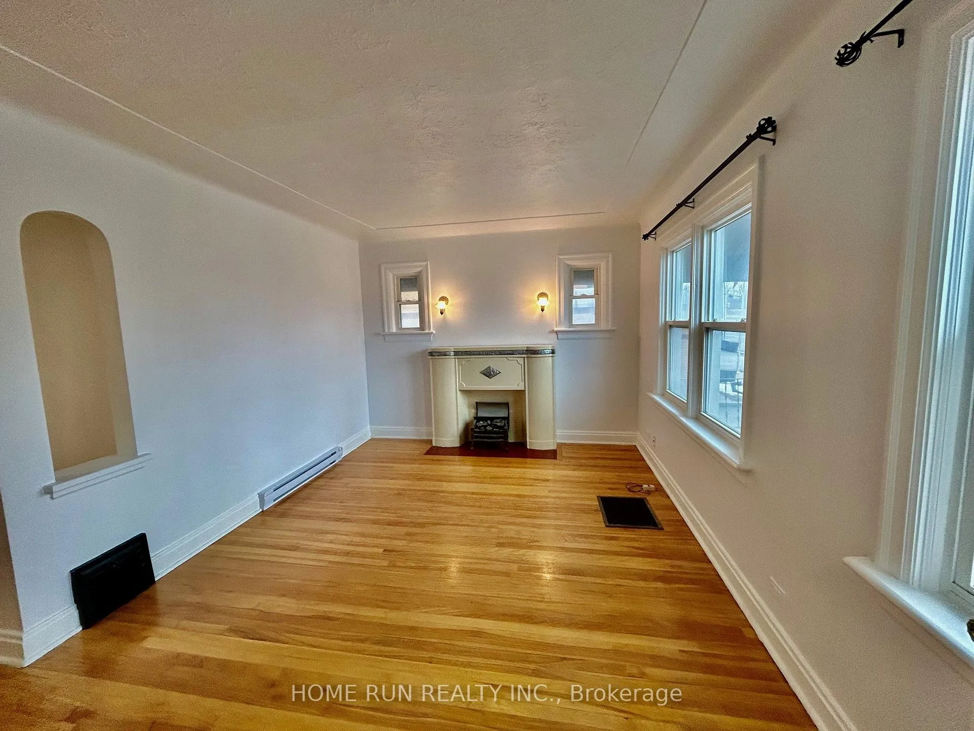 Photo 4 of 704 Brookfield Road S, Ottawa, Mooneys Bay/Riverside Park — HOMEH
