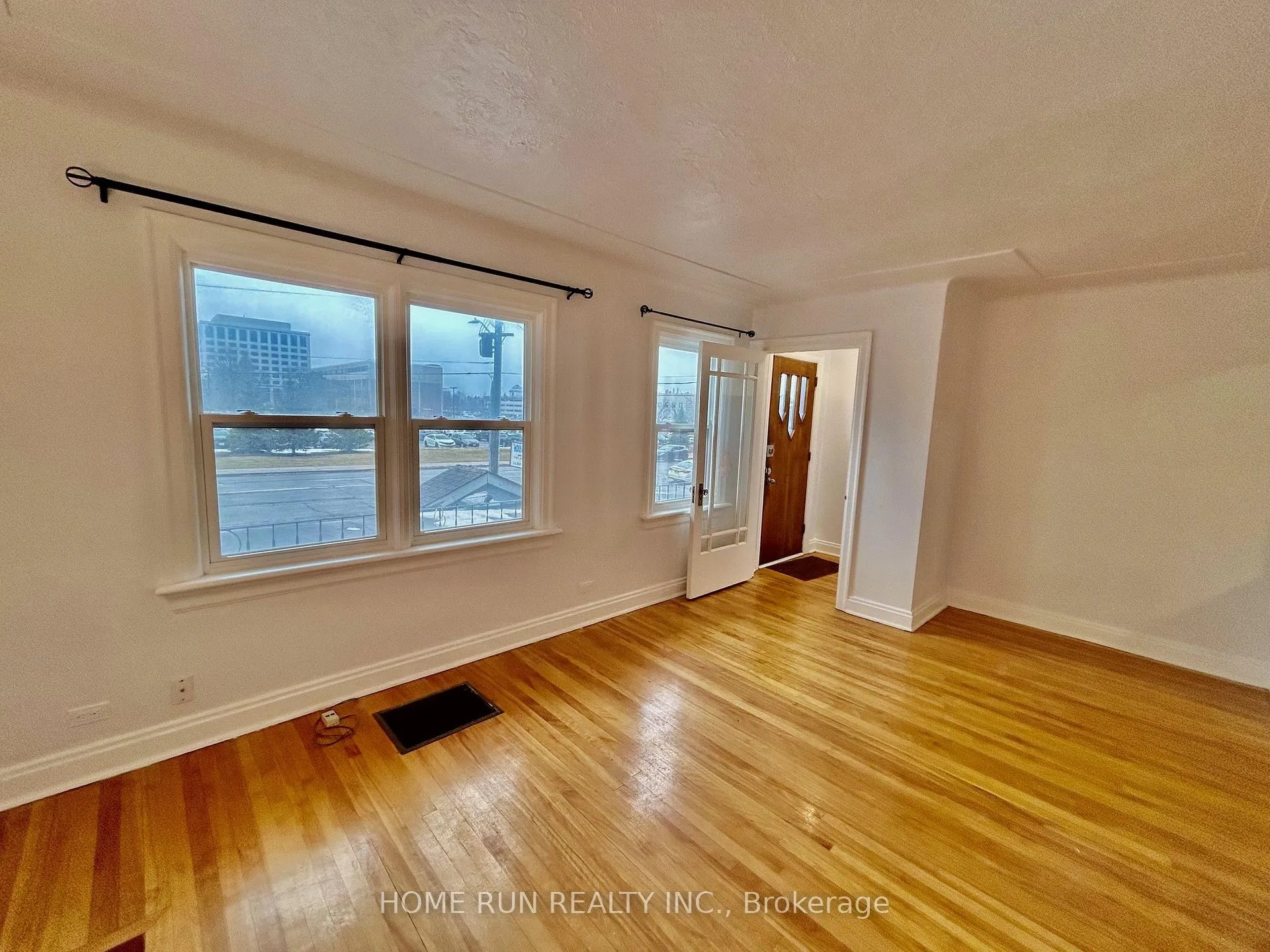 Photo 7 of 704 Brookfield Road S, Ottawa, Mooneys Bay/Riverside Park — HOMEH