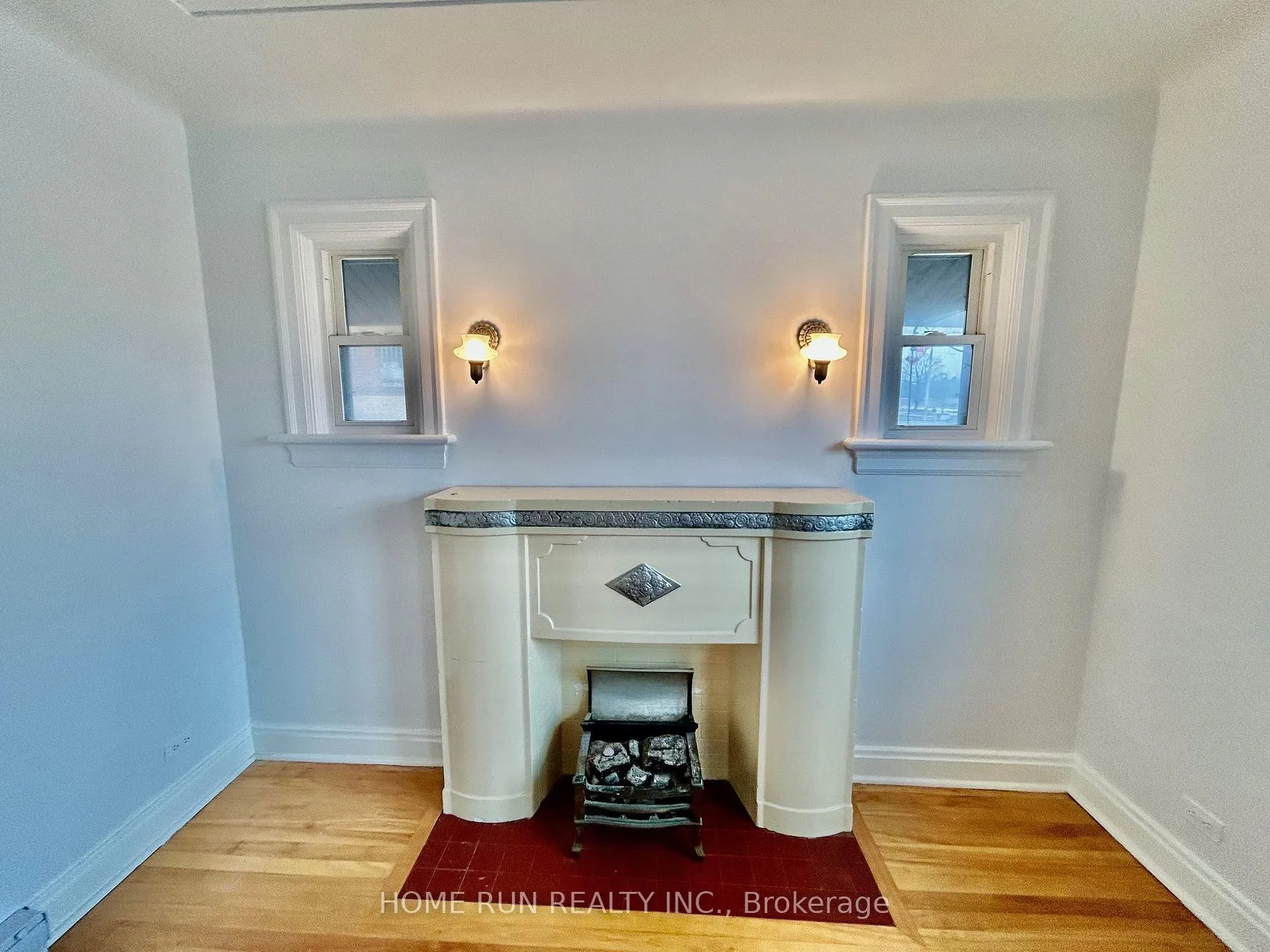Photo 9 of 704 Brookfield Road S, Ottawa, Mooneys Bay/Riverside Park — HOMEH