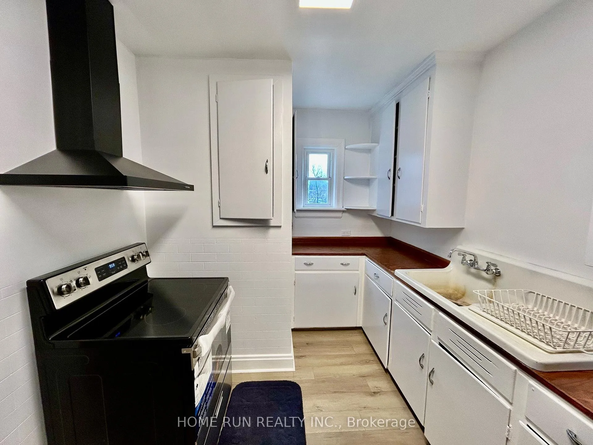Photo 16 of 704 Brookfield Road S, Ottawa, Mooneys Bay/Riverside Park — HOMEH
