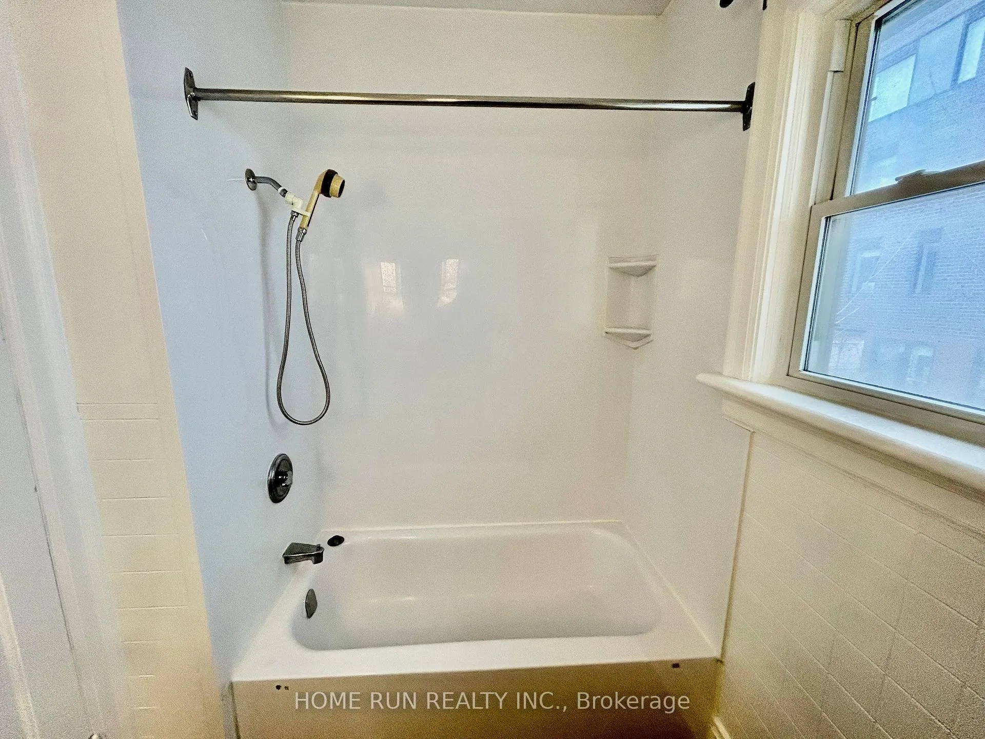 Photo 23 of 704 Brookfield Road S, Ottawa, Mooneys Bay/Riverside Park — HOMEH