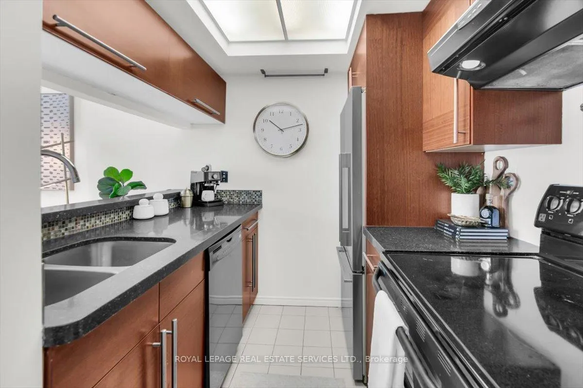 Photo 5 of Unit 1202, 222 The Esplanade, Toronto, Waterfront Communities — HOMEH