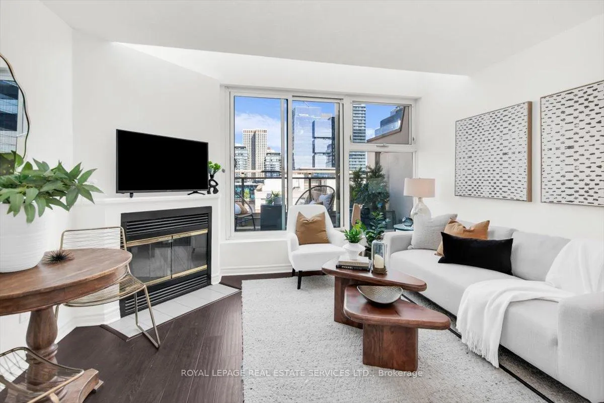 Photo 10 of Unit 1202, 222 The Esplanade, Toronto, Waterfront Communities — HOMEH