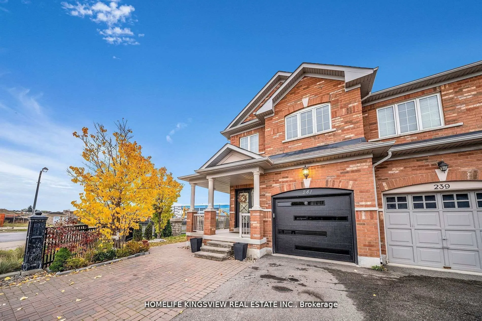 Photo 4 of 241 Canada Drive, Vaughan, Vellore Village — HOMEH