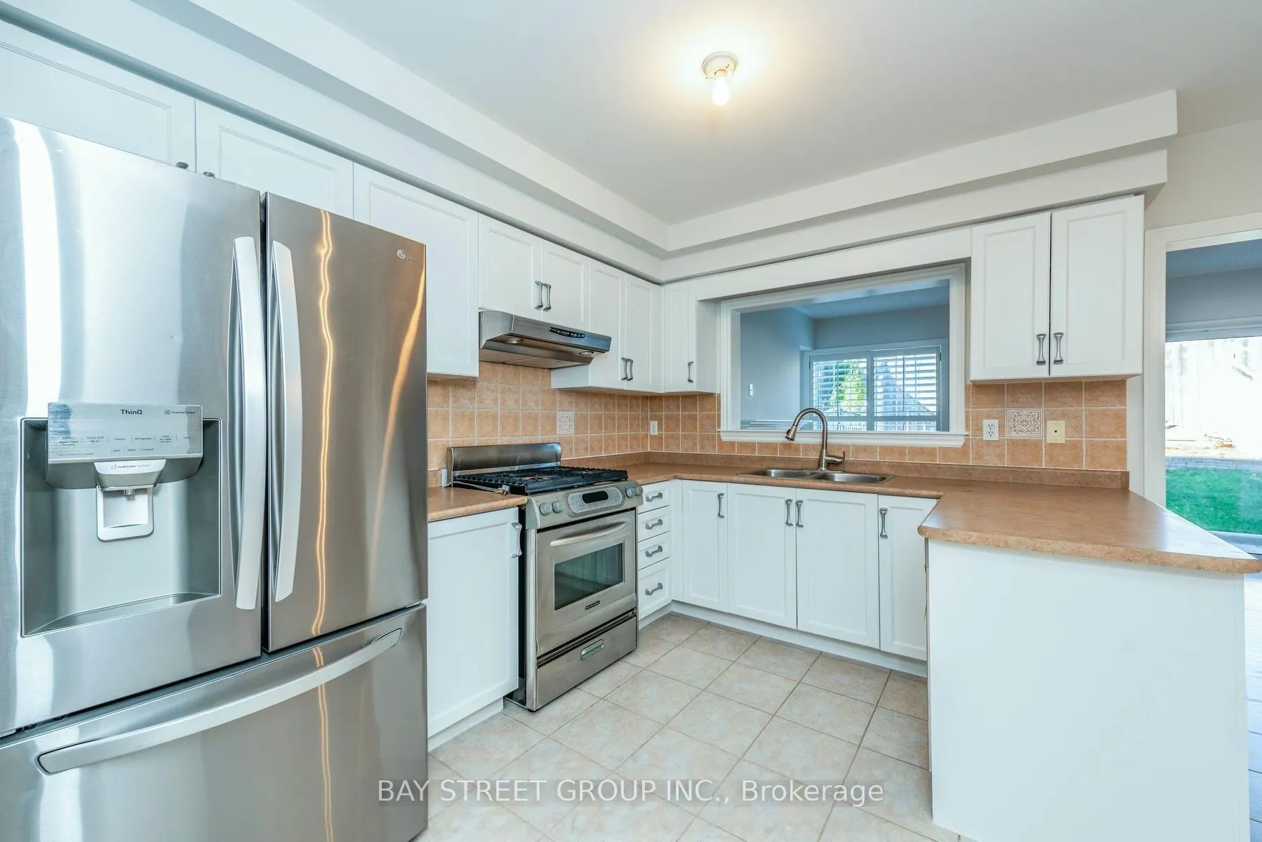 Photo 4 of 130 Royal Appian Crescent, Vaughan, Patterson — HOMEH