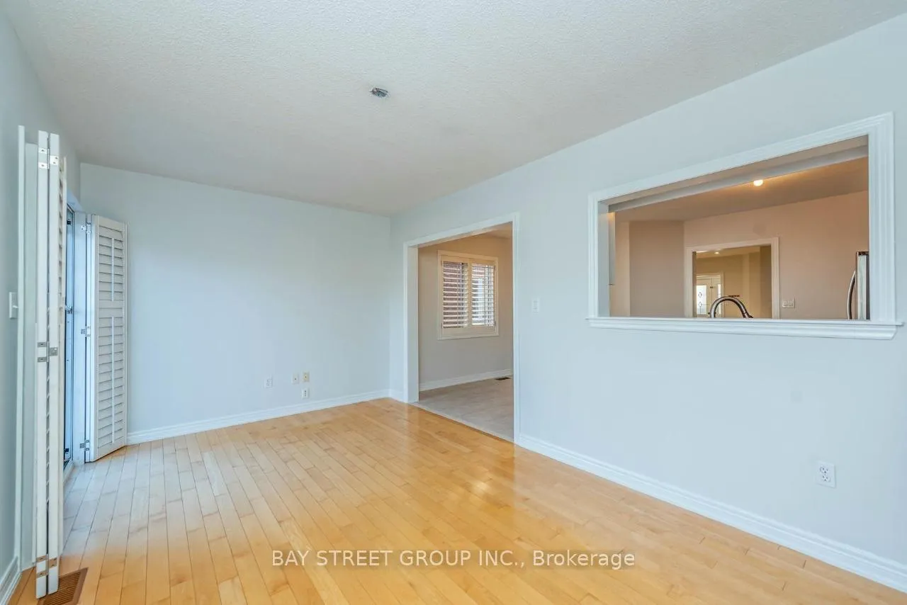 Photo 10 of 130 Royal Appian Crescent, Vaughan, Patterson — HOMEH