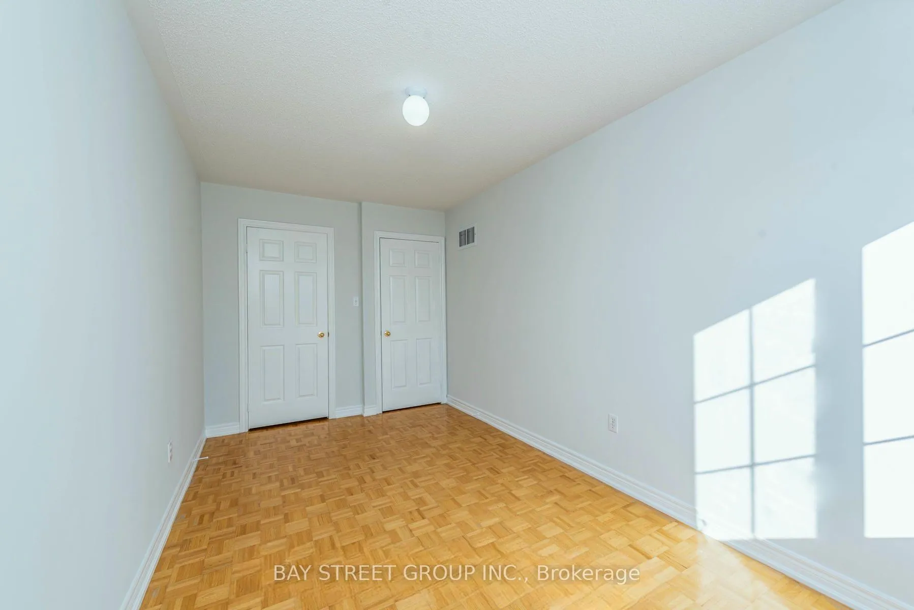 Photo 12 of 130 Royal Appian Crescent, Vaughan, Patterson — HOMEH