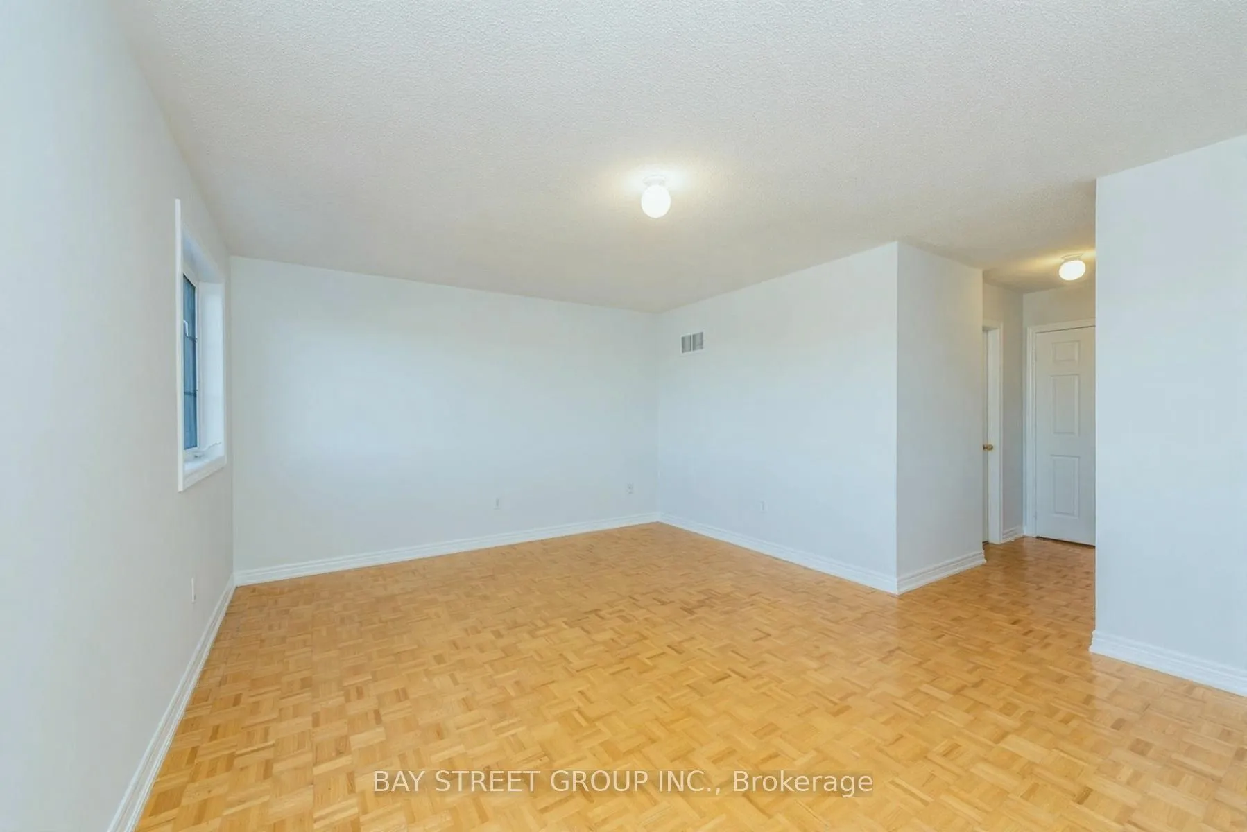 Photo 13 of 130 Royal Appian Crescent, Vaughan, Patterson — HOMEH