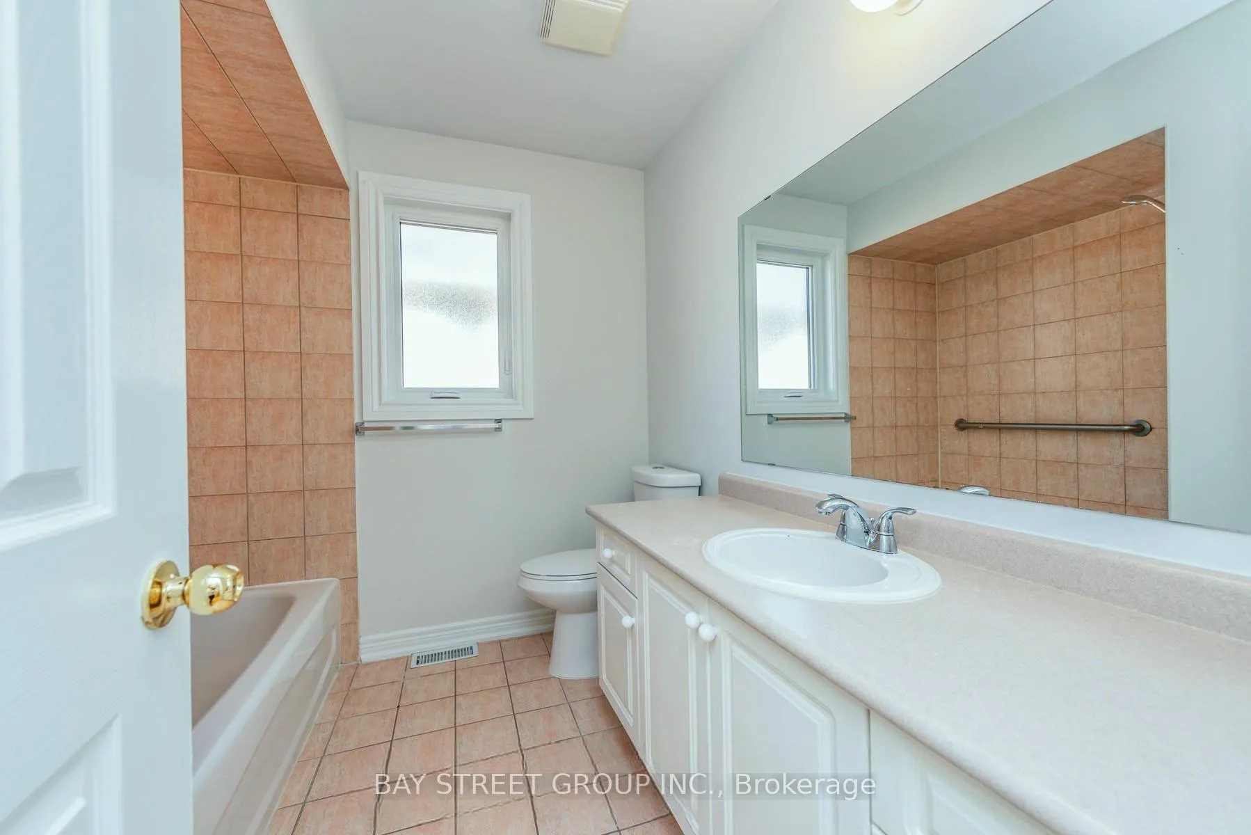 Photo 26 of 130 Royal Appian Crescent, Vaughan, Patterson — HOMEH