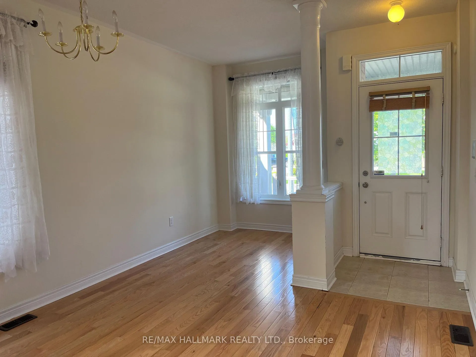 Photo 2 of 117 James Govan Drive, Whitby, Port Whitby — HOMEH