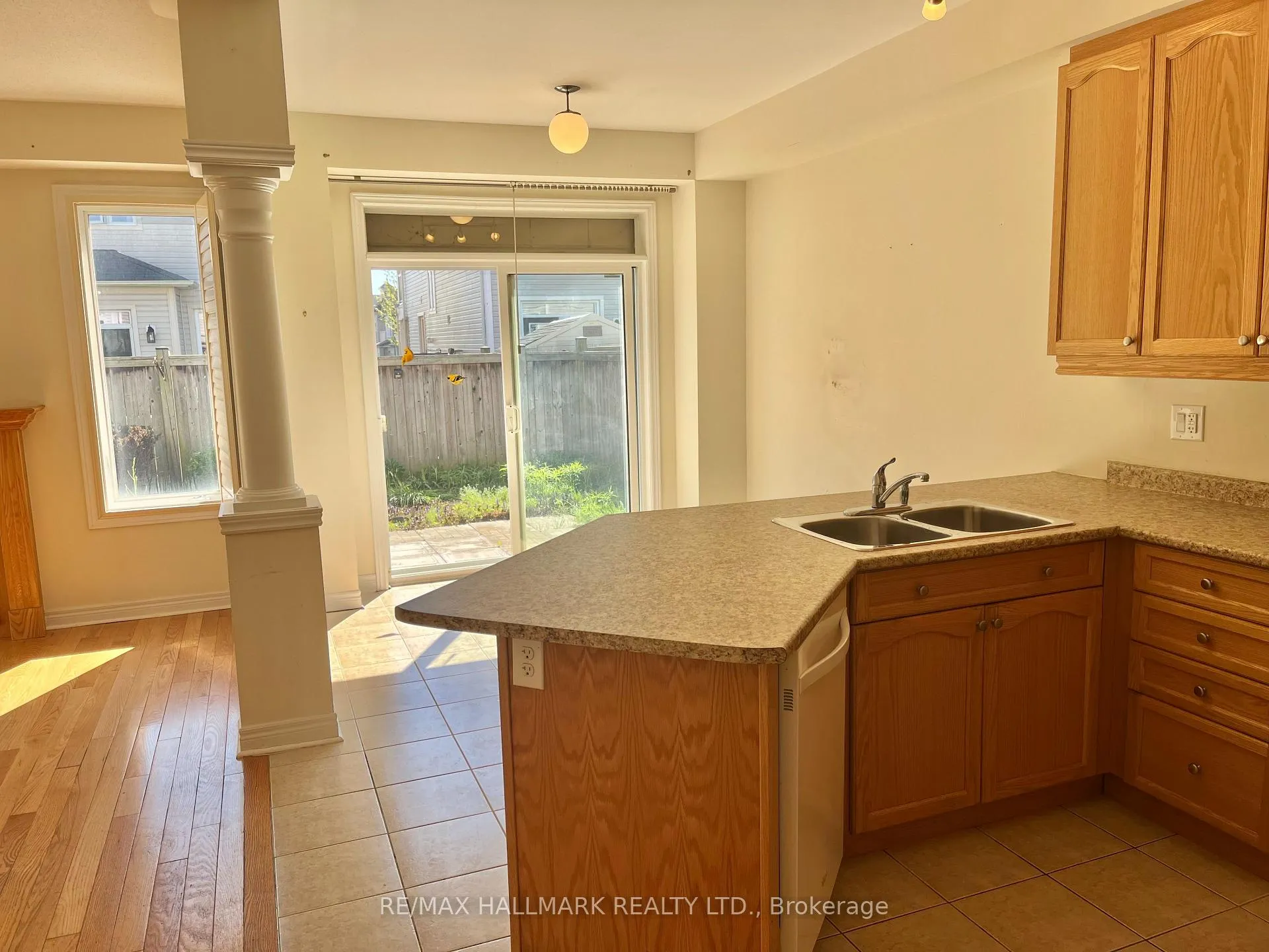 Photo 3 of 117 James Govan Drive, Whitby, Port Whitby — HOMEH