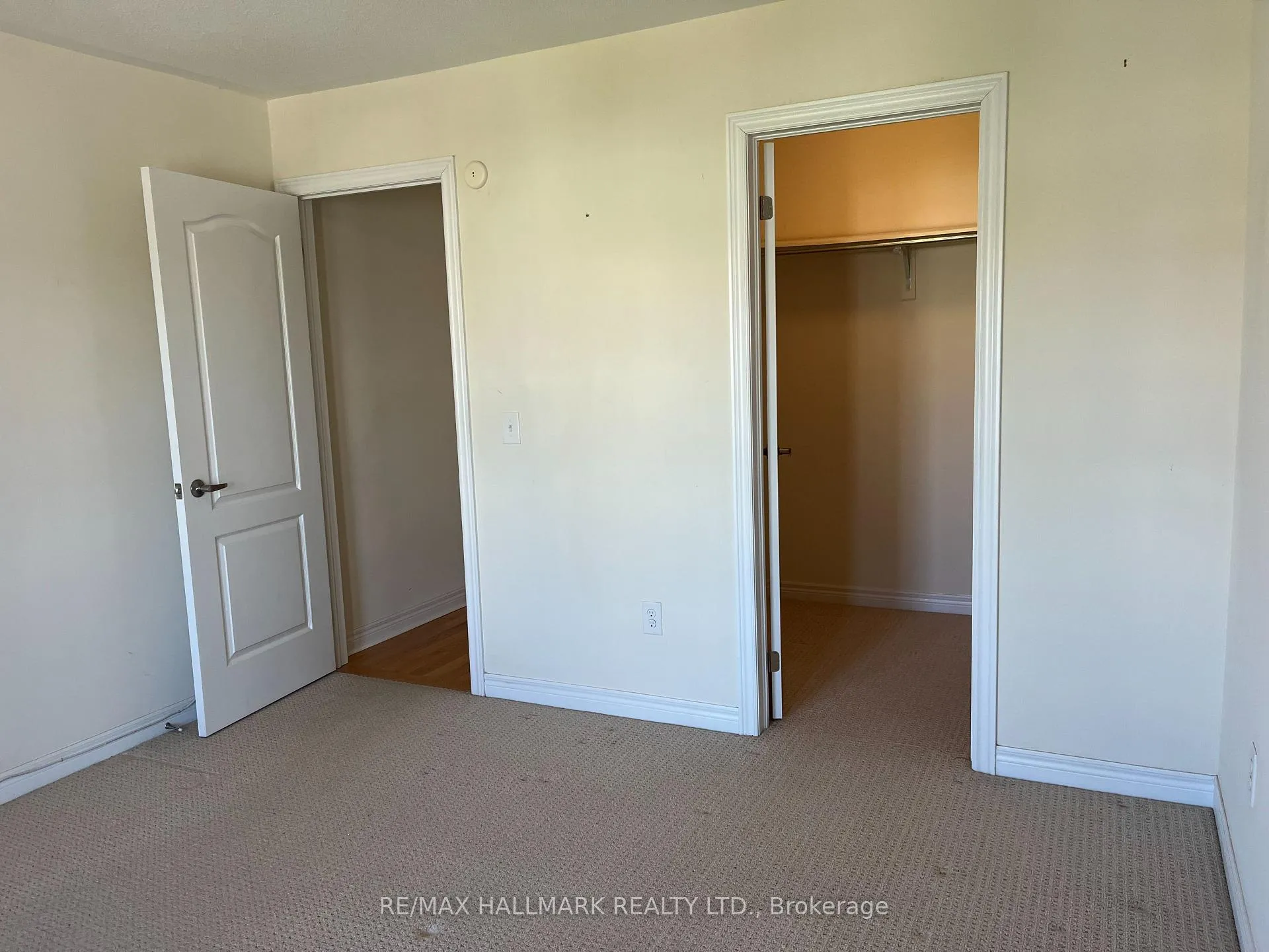 Photo 15 of 117 James Govan Drive, Whitby, Port Whitby — HOMEH