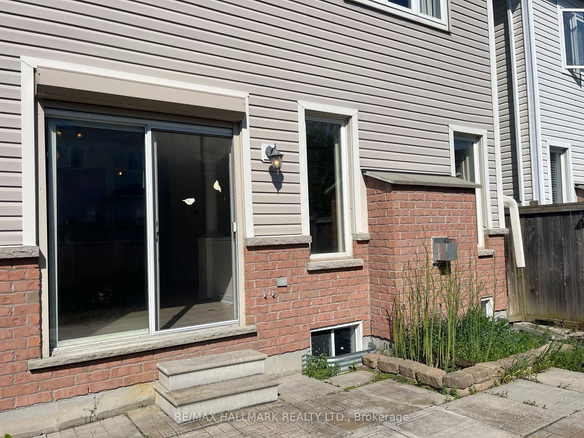 Photo 18 of 117 James Govan Drive, Whitby, Port Whitby — HOMEH