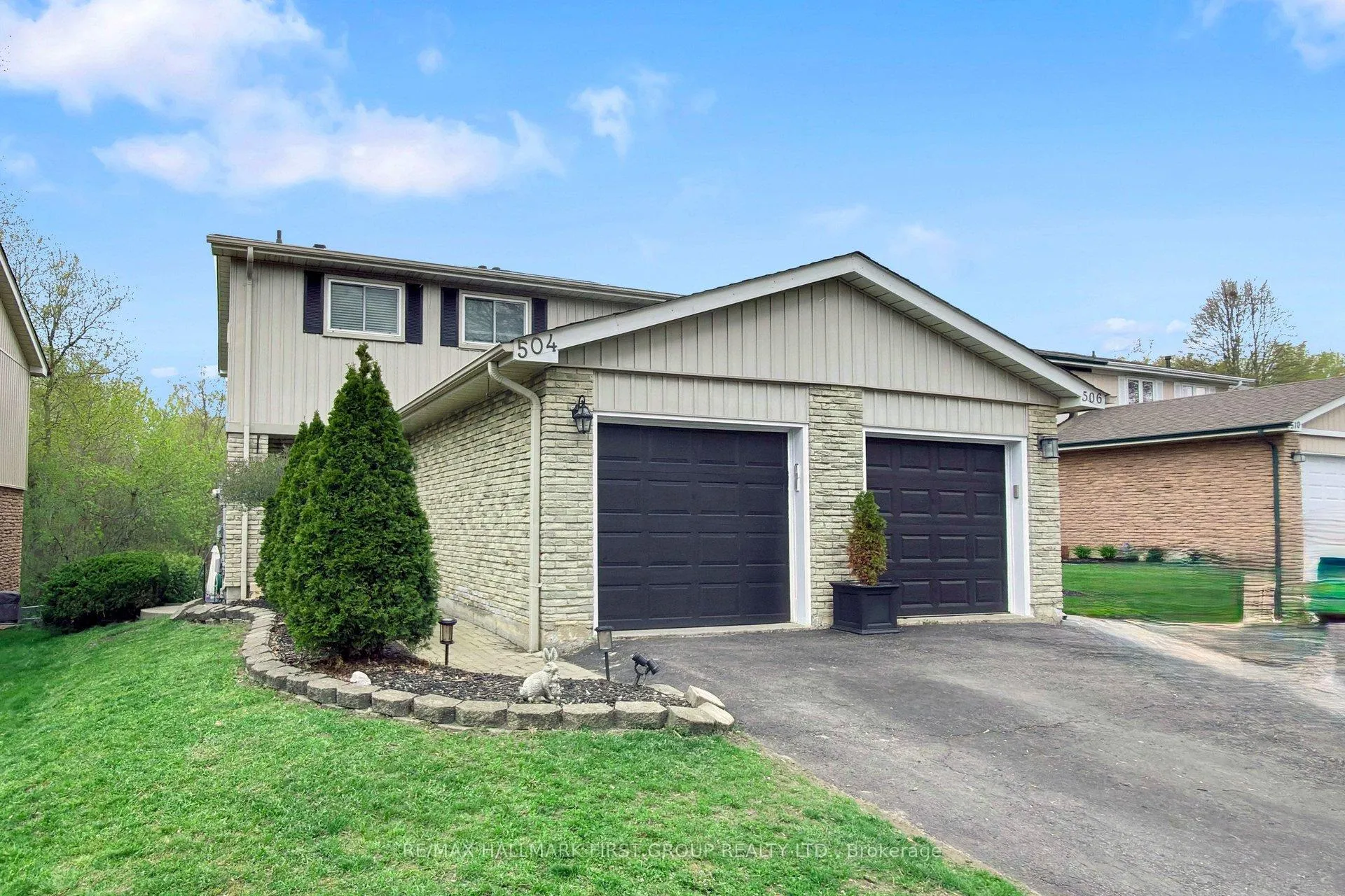 Photo 2 of 504 Camelot Drive, Oshawa, Eastdale — HOMEH