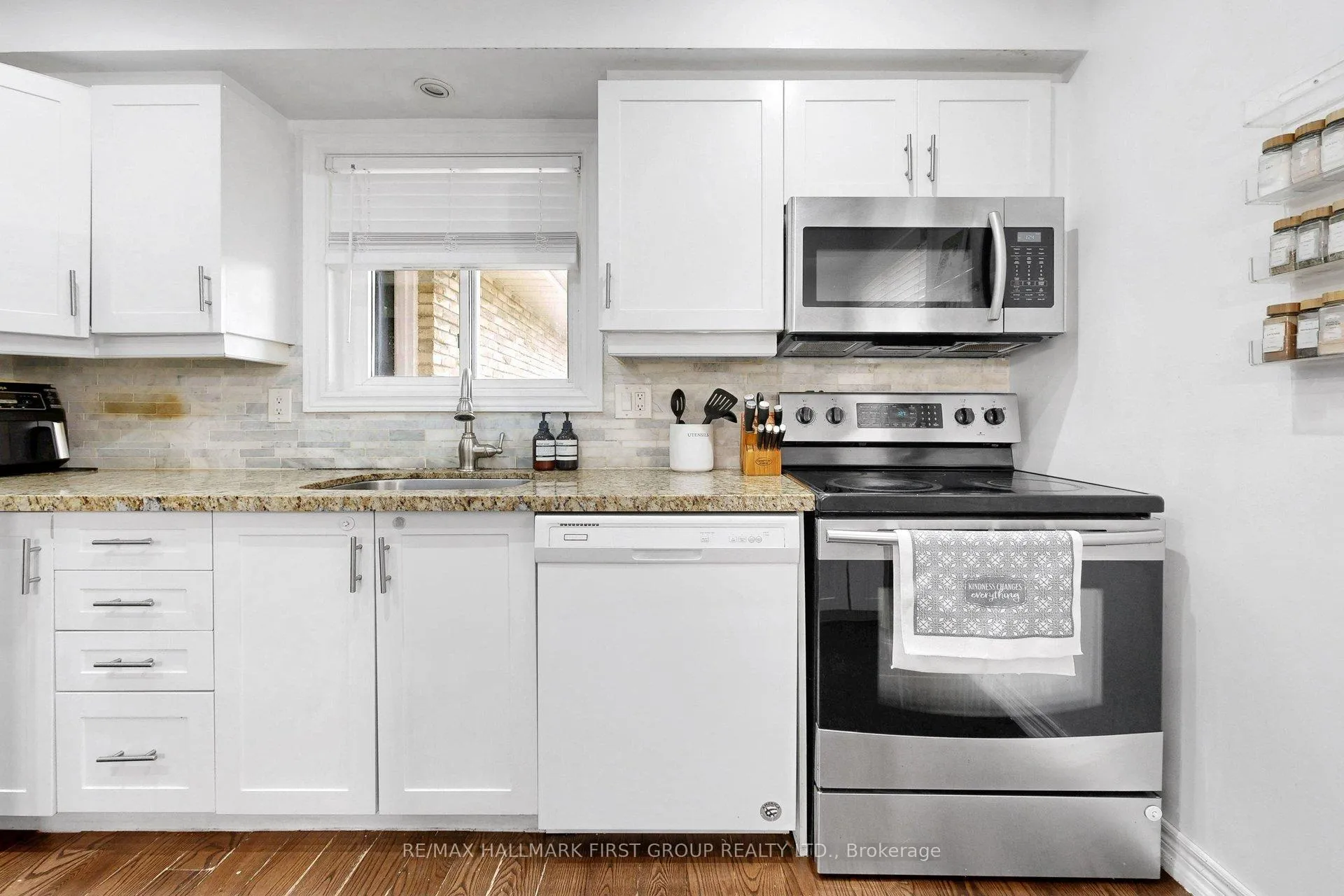 Photo 9 of 504 Camelot Drive, Oshawa, Eastdale — HOMEH