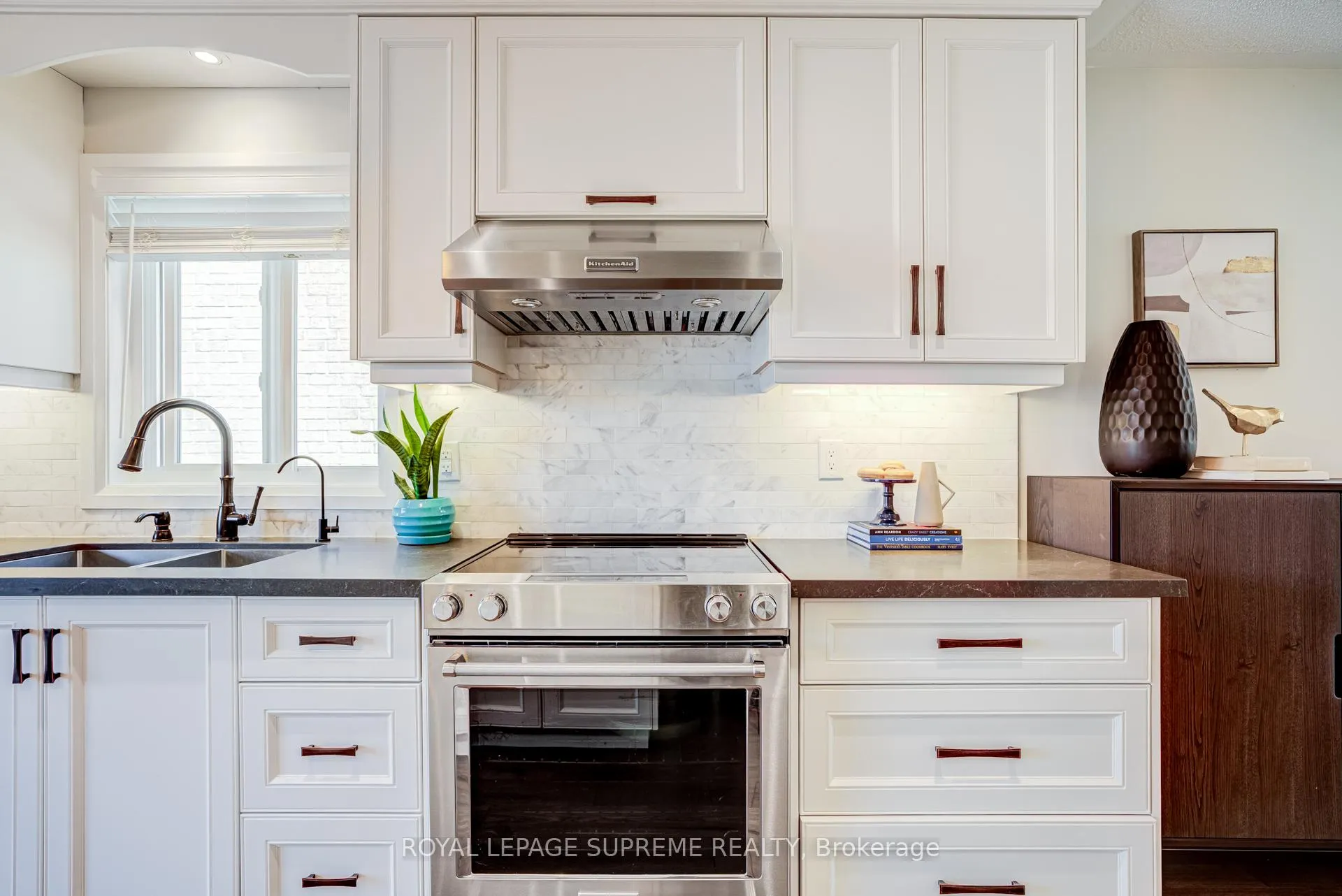Photo 12 of 146 Cunningham Drive, Barrie, Ardagh — HOMEH
