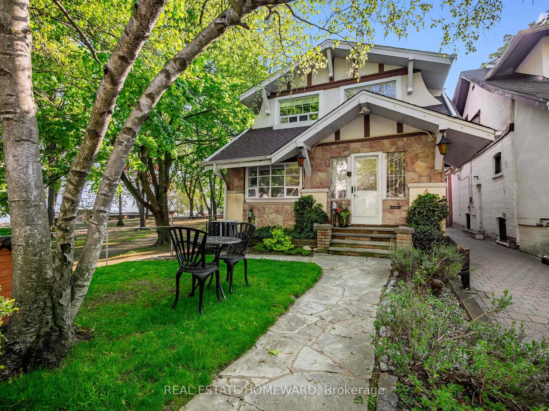 Photo 1 of 4 Silver Birch Avenue, Toronto, The Beaches — HOMEH
