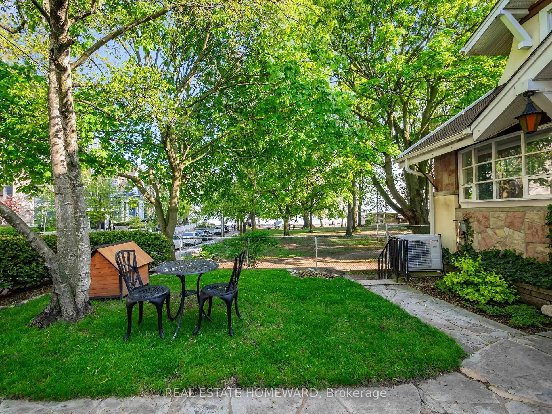 Photo 2 of 4 Silver Birch Avenue, Toronto, The Beaches — HOMEH