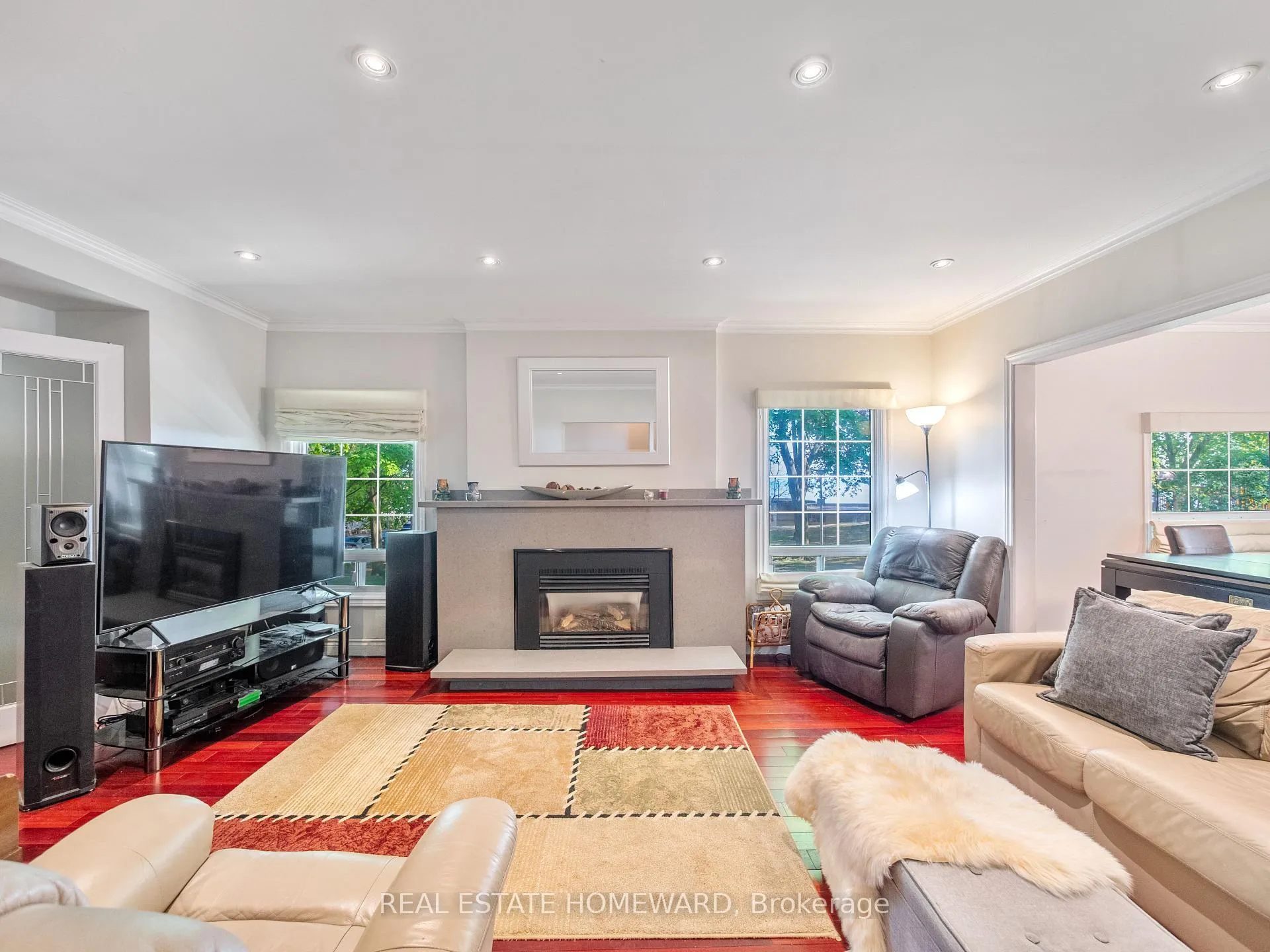 Photo 4 of 4 Silver Birch Avenue, Toronto, The Beaches — HOMEH