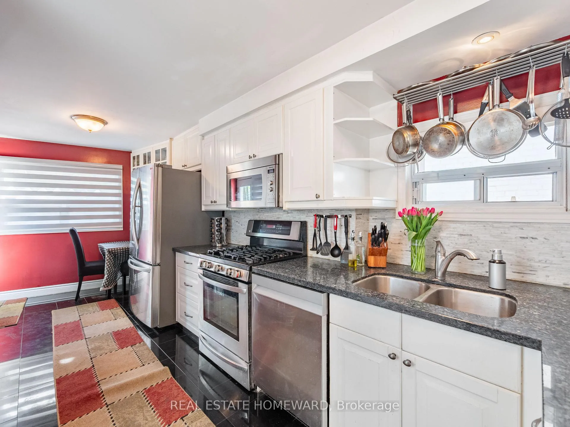 Photo 7 of 4 Silver Birch Avenue, Toronto, The Beaches — HOMEH