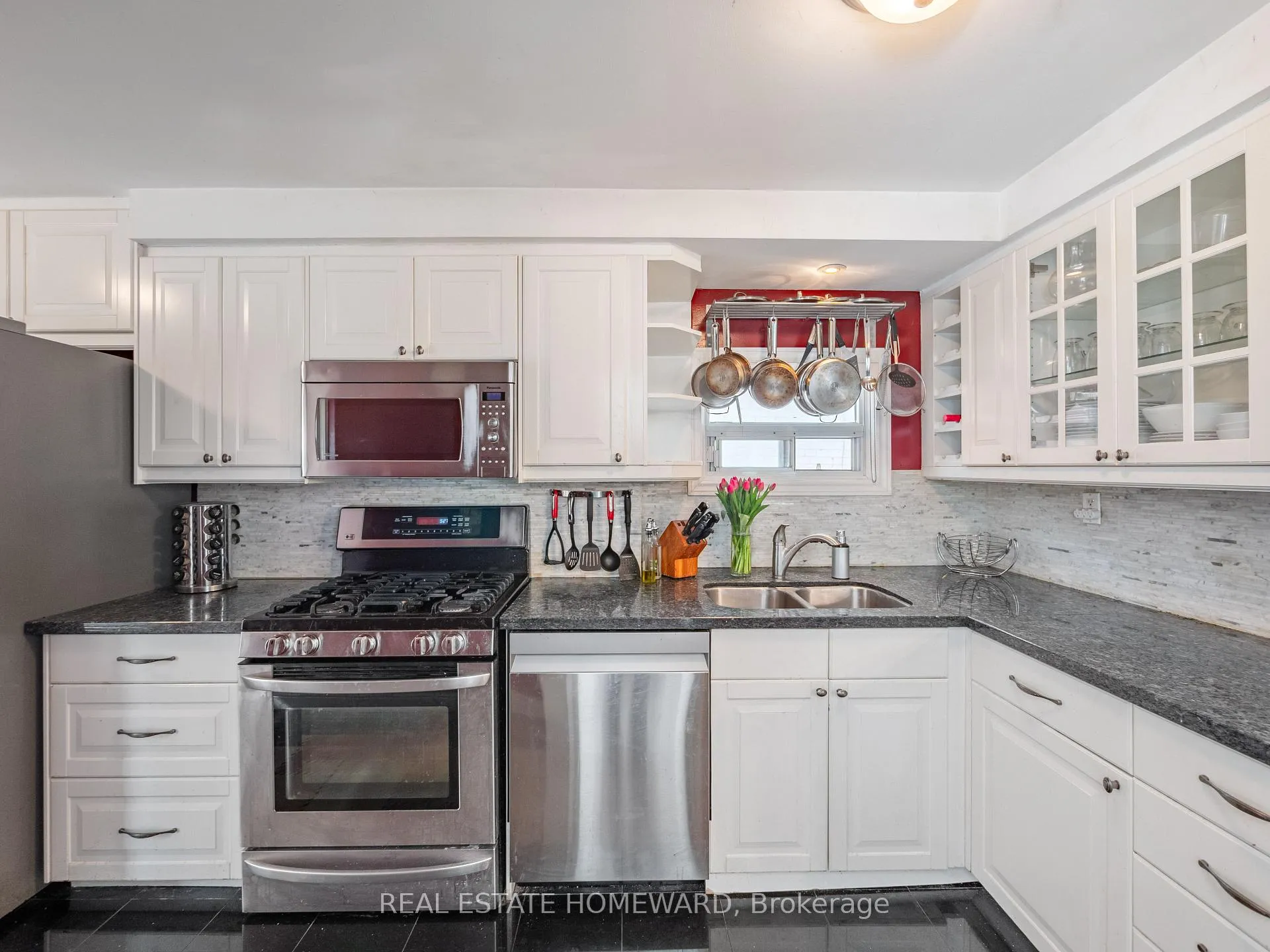 Photo 8 of 4 Silver Birch Avenue, Toronto, The Beaches — HOMEH
