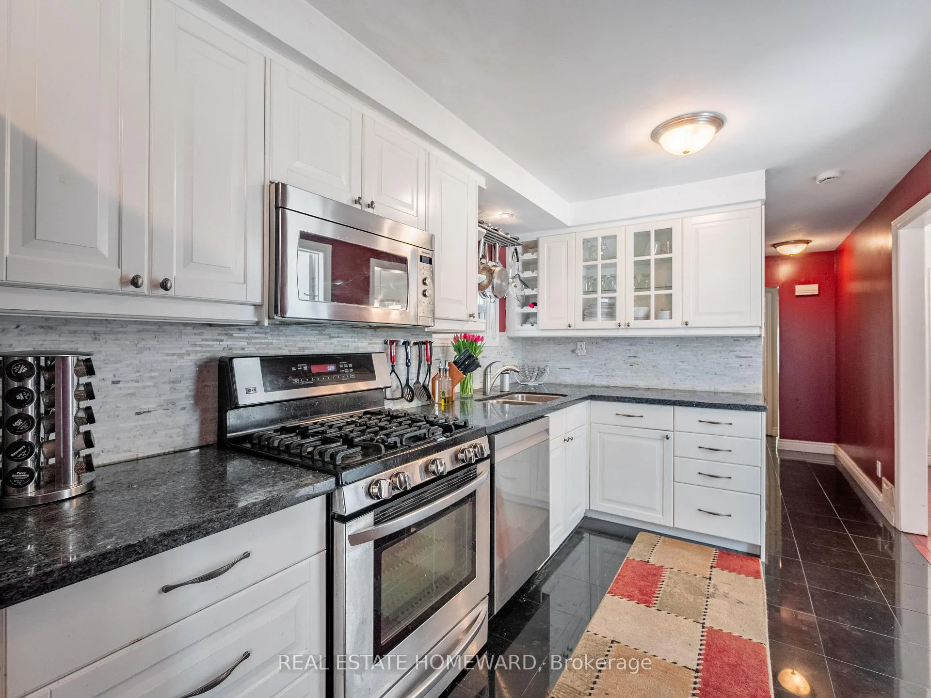 Photo 9 of 4 Silver Birch Avenue, Toronto, The Beaches — HOMEH