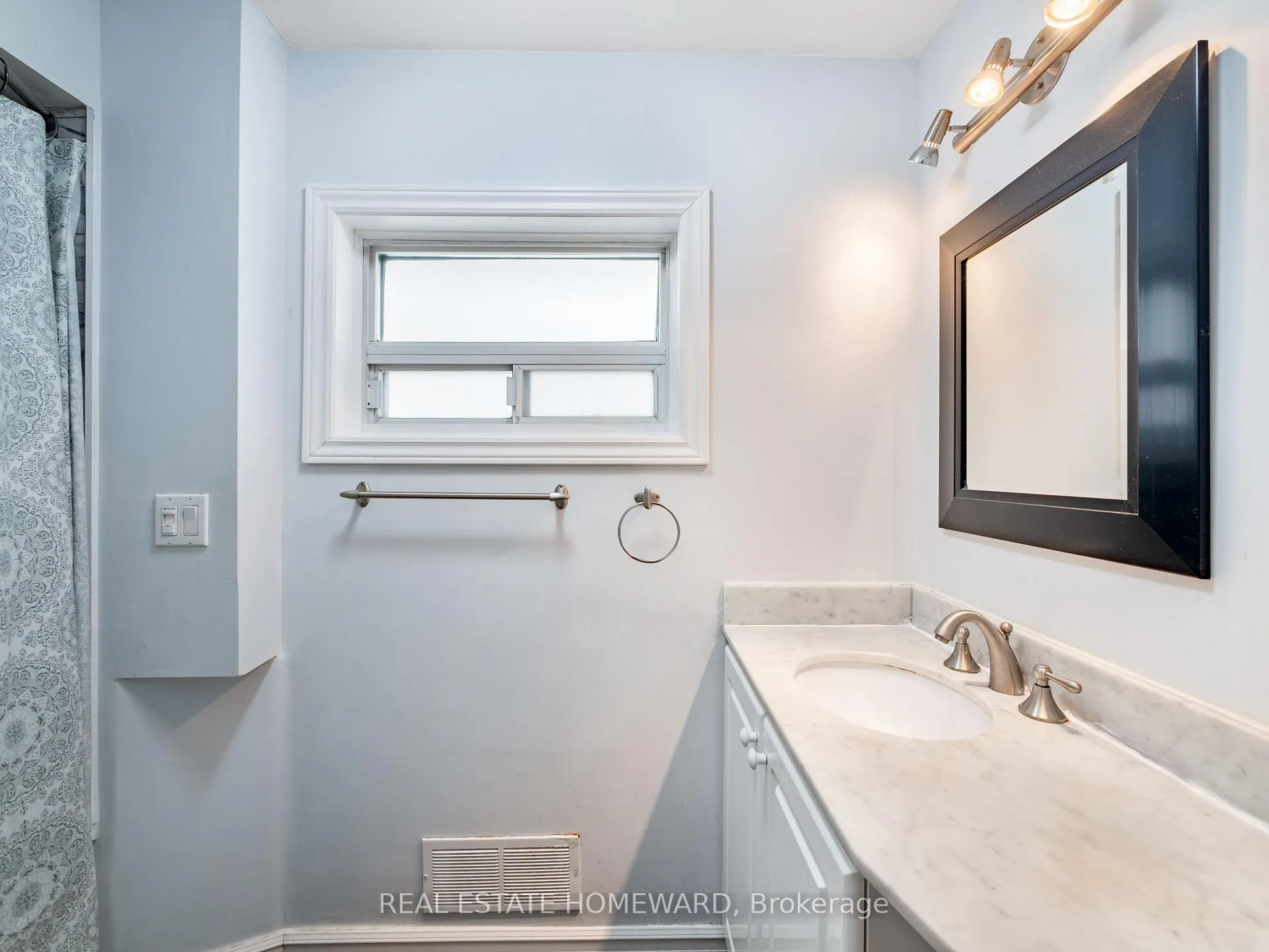 Photo 11 of 4 Silver Birch Avenue, Toronto, The Beaches — HOMEH