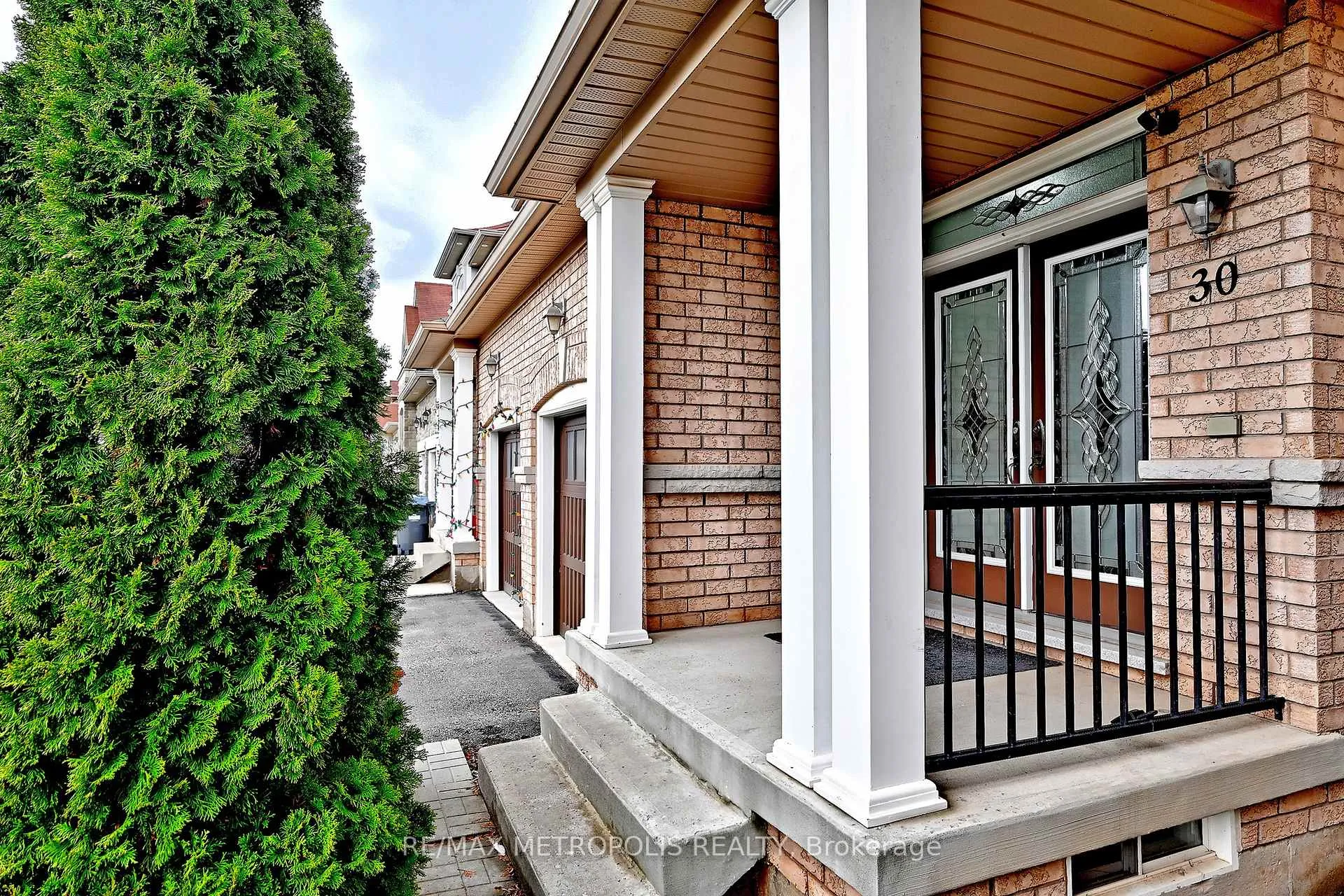 Photo 2 of 30 Wasaga Road, Brampton, Credit Valley — HOMEH