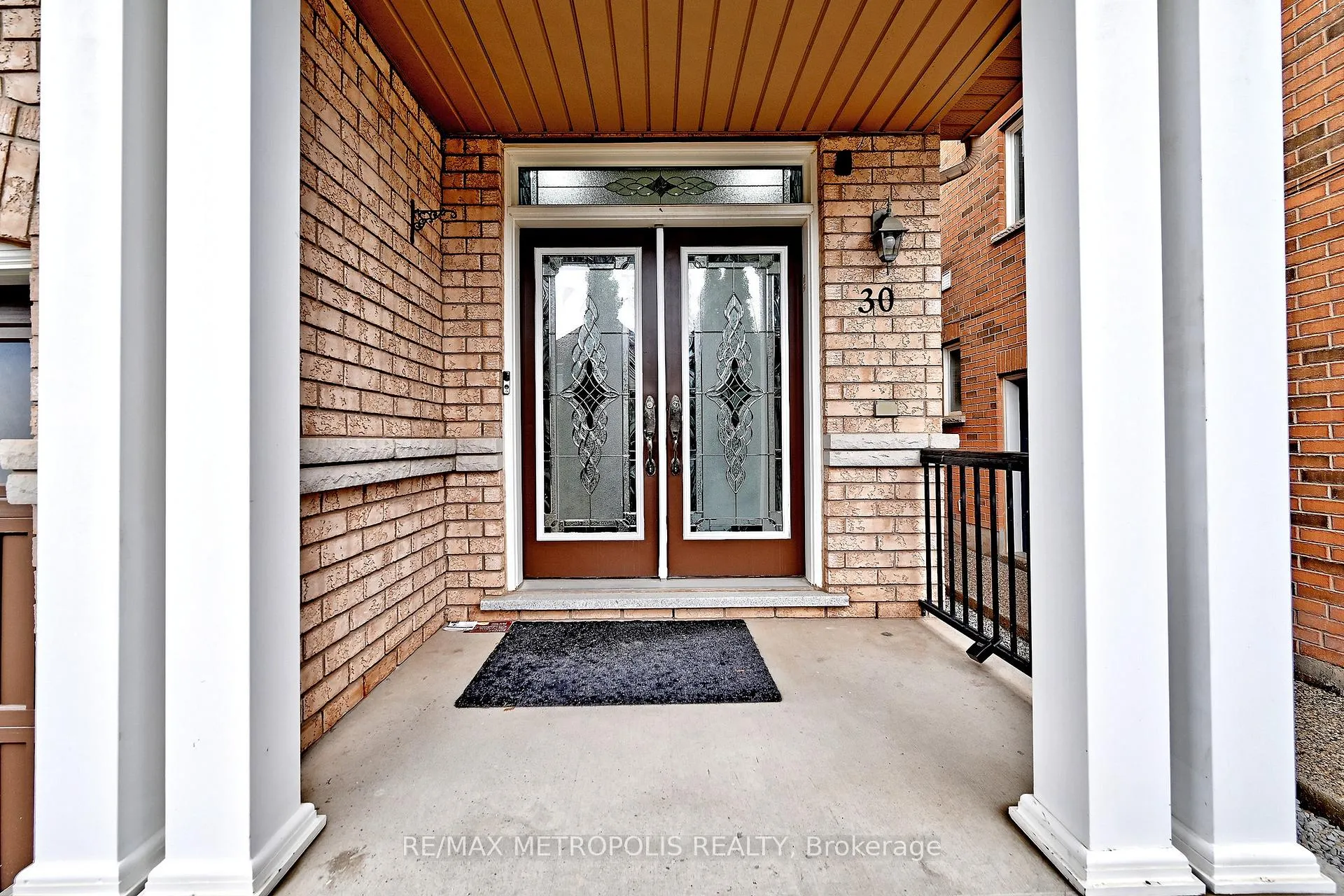 Photo 3 of 30 Wasaga Road, Brampton, Credit Valley — HOMEH